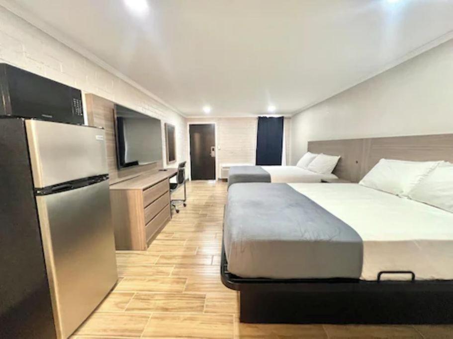 Superior Queen Room with Two Queen Beds