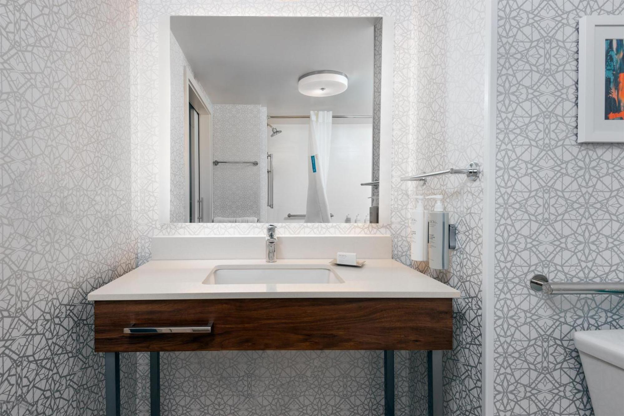 King Room - Mobility Access/Non-Smoking