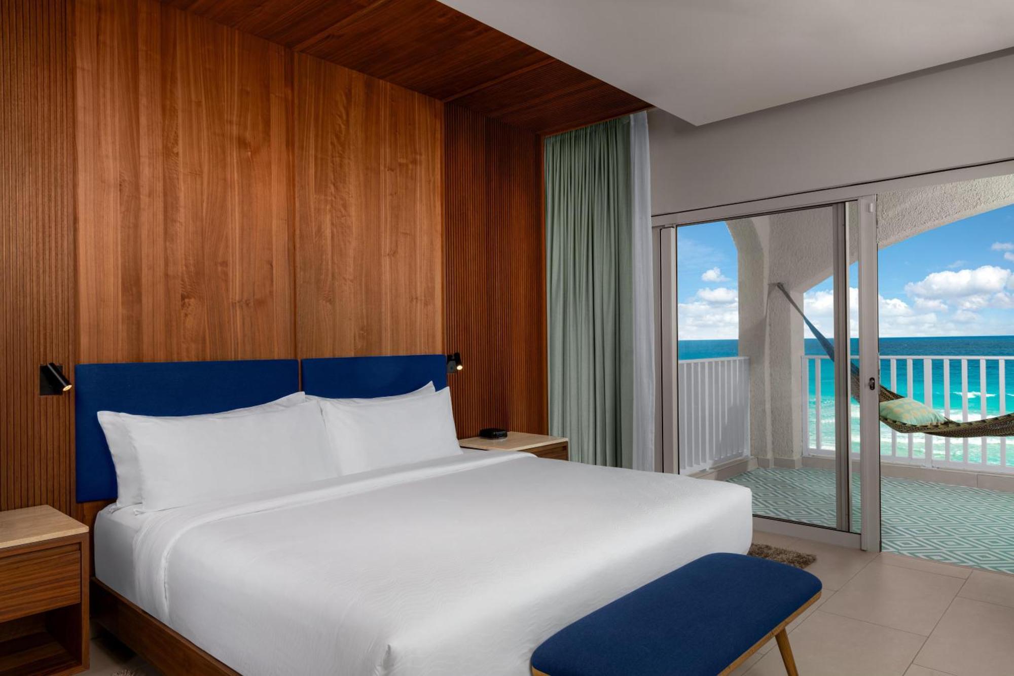 Enclave Beachfront Suite One King Two Murphy Beds
