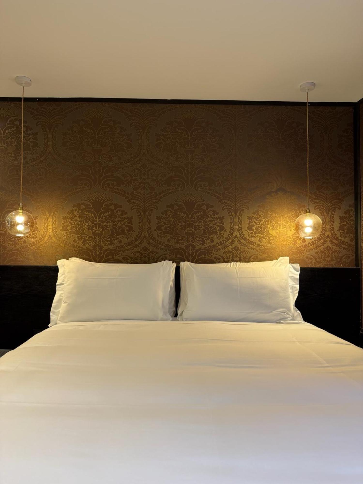 Standard Double or Twin Room,1758343830:JPEG