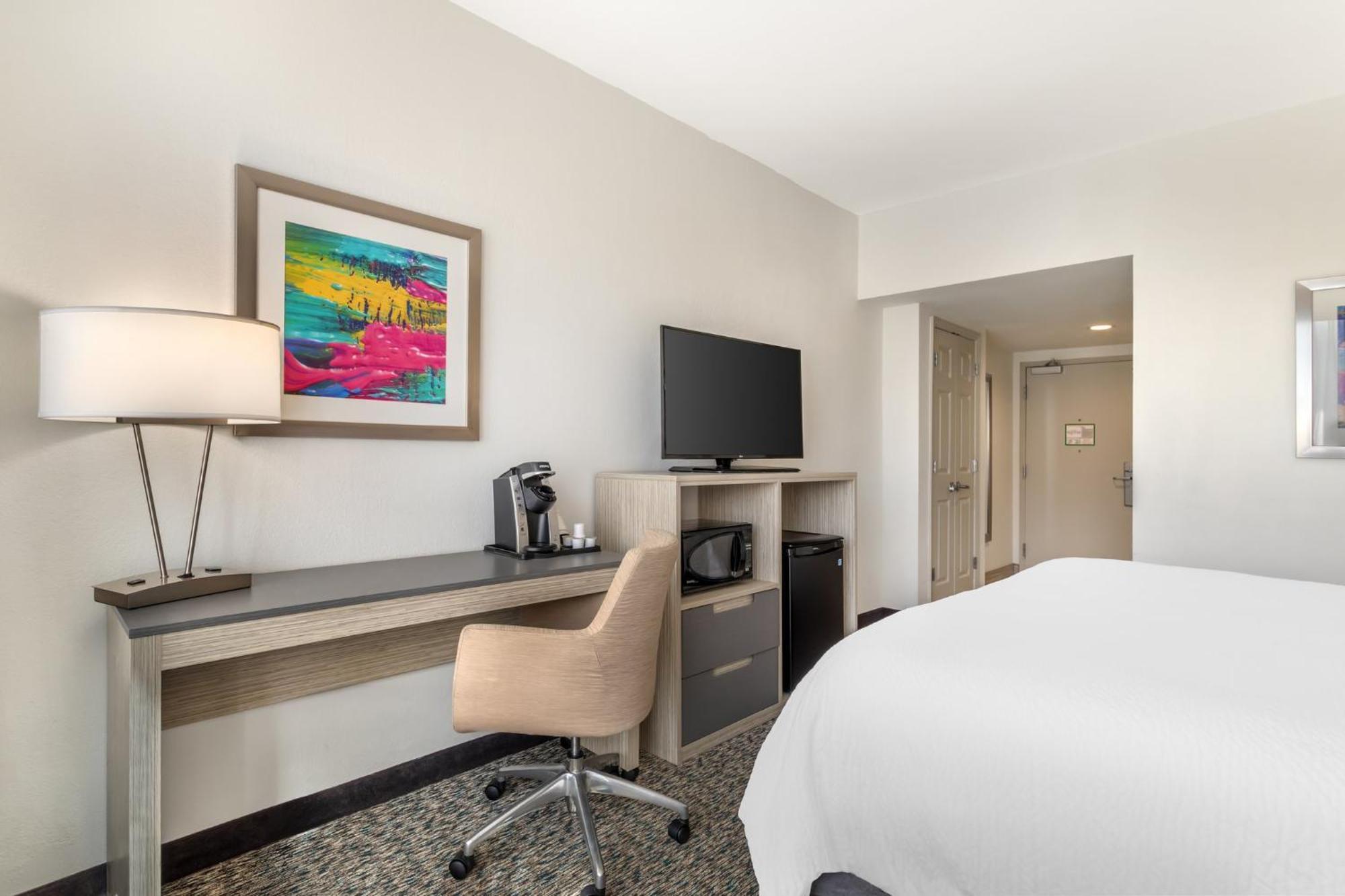 King Room - Hearing Accessible - Non-Smoking