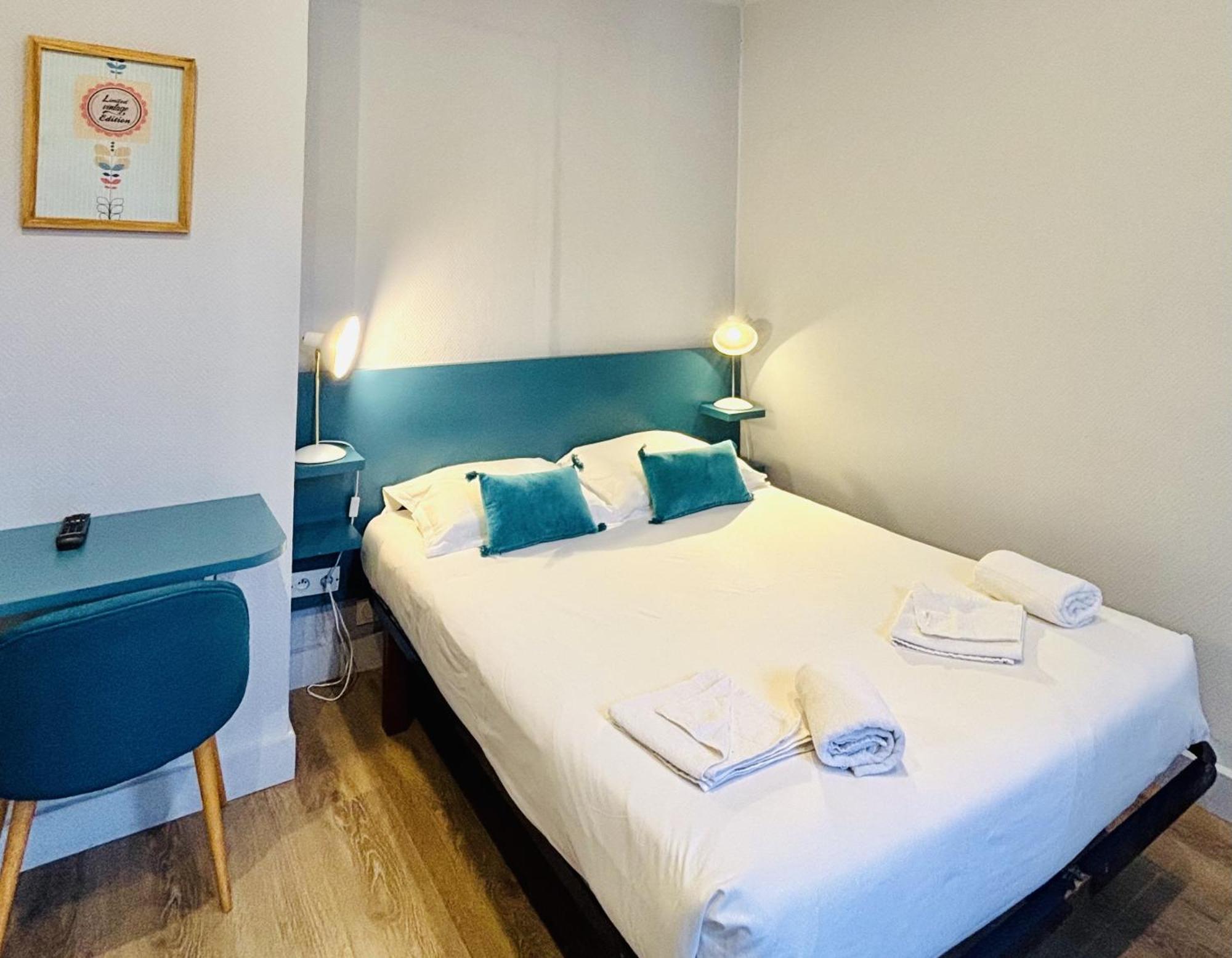 Quadruple Room with Private Bathroom