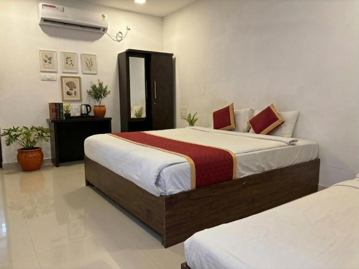 Suite with Lake View