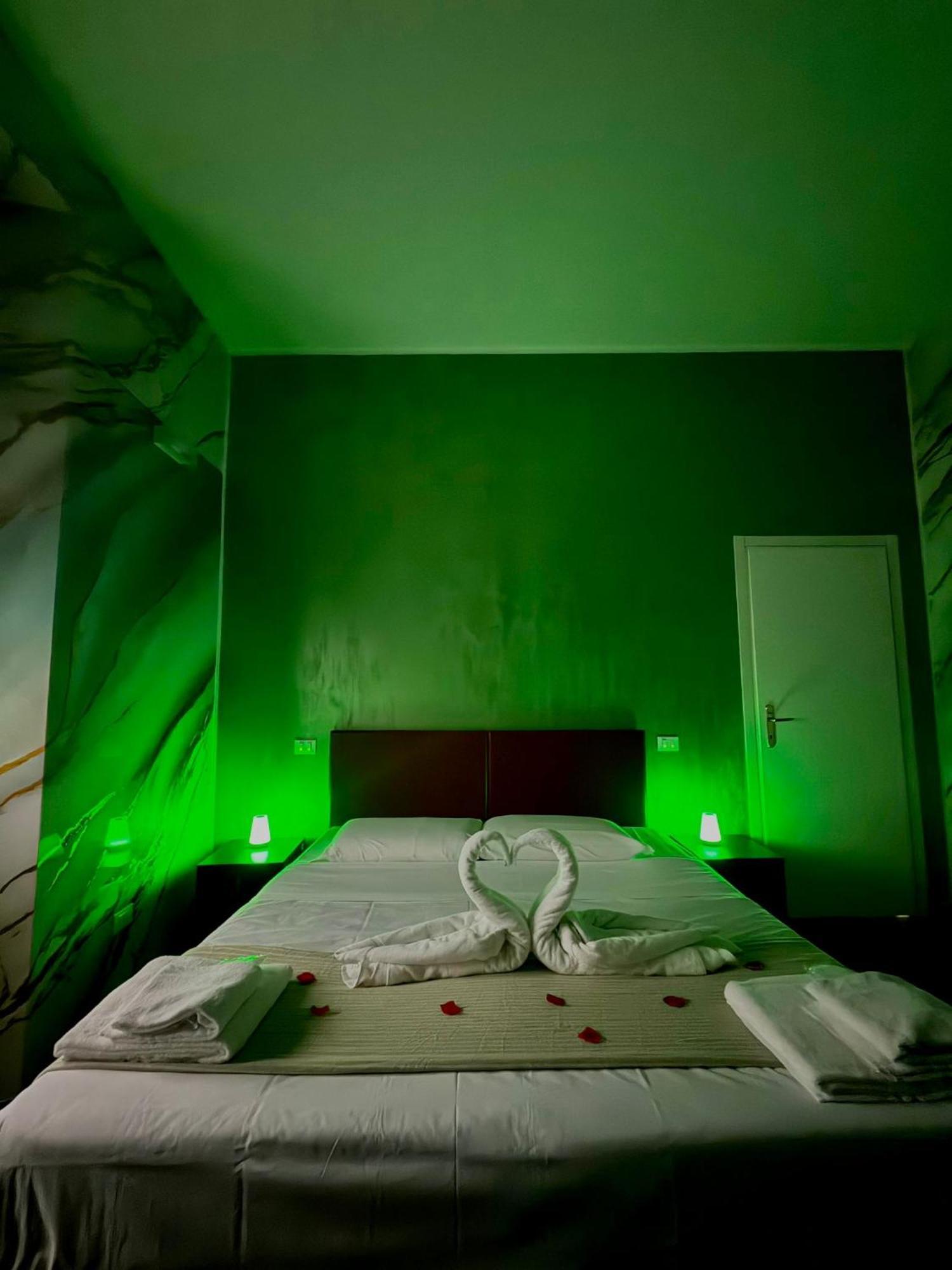Two Connecting Double Rooms,1758411161:JPEG