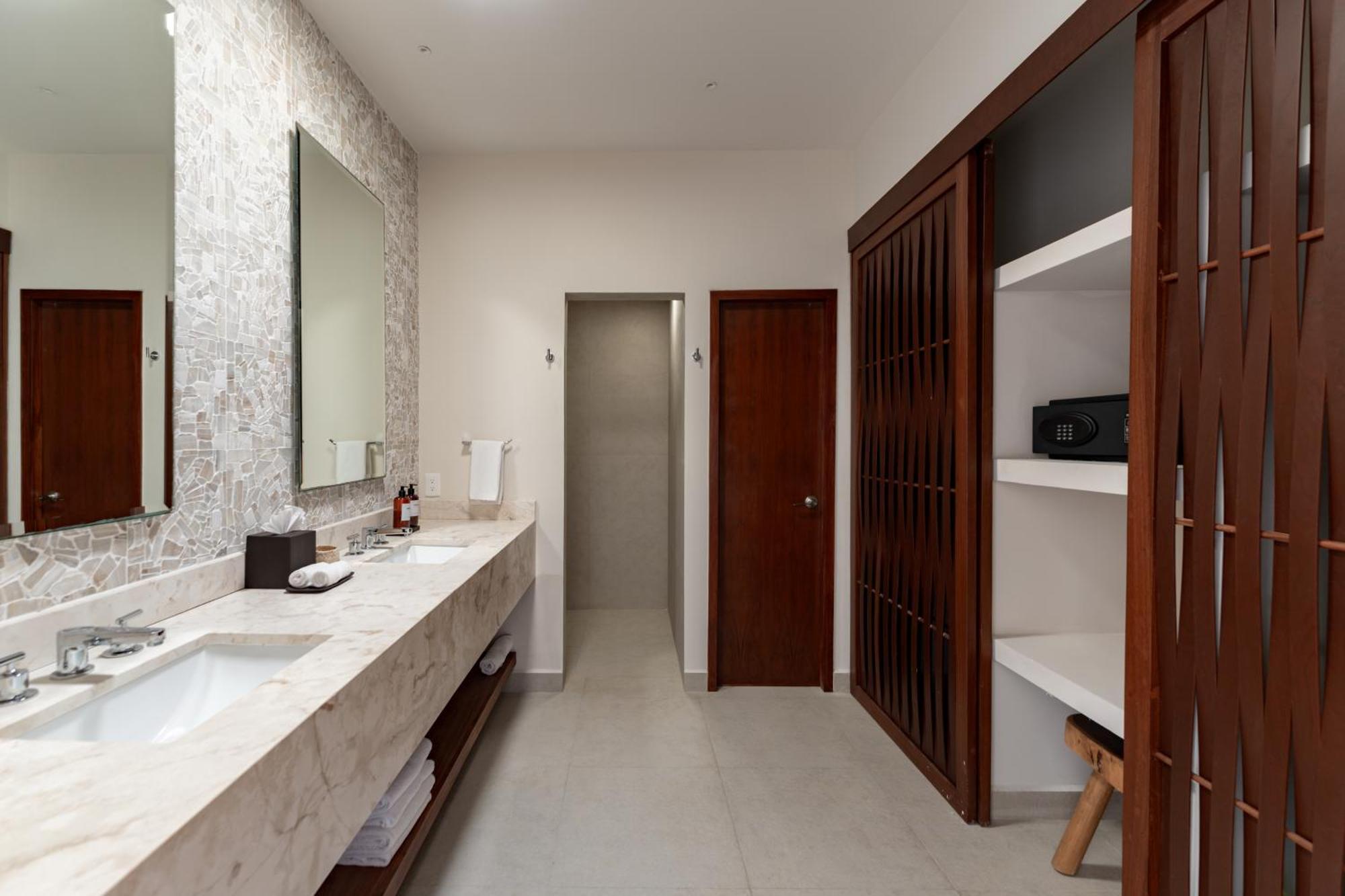 Three-Bedroom Apartment Sea View