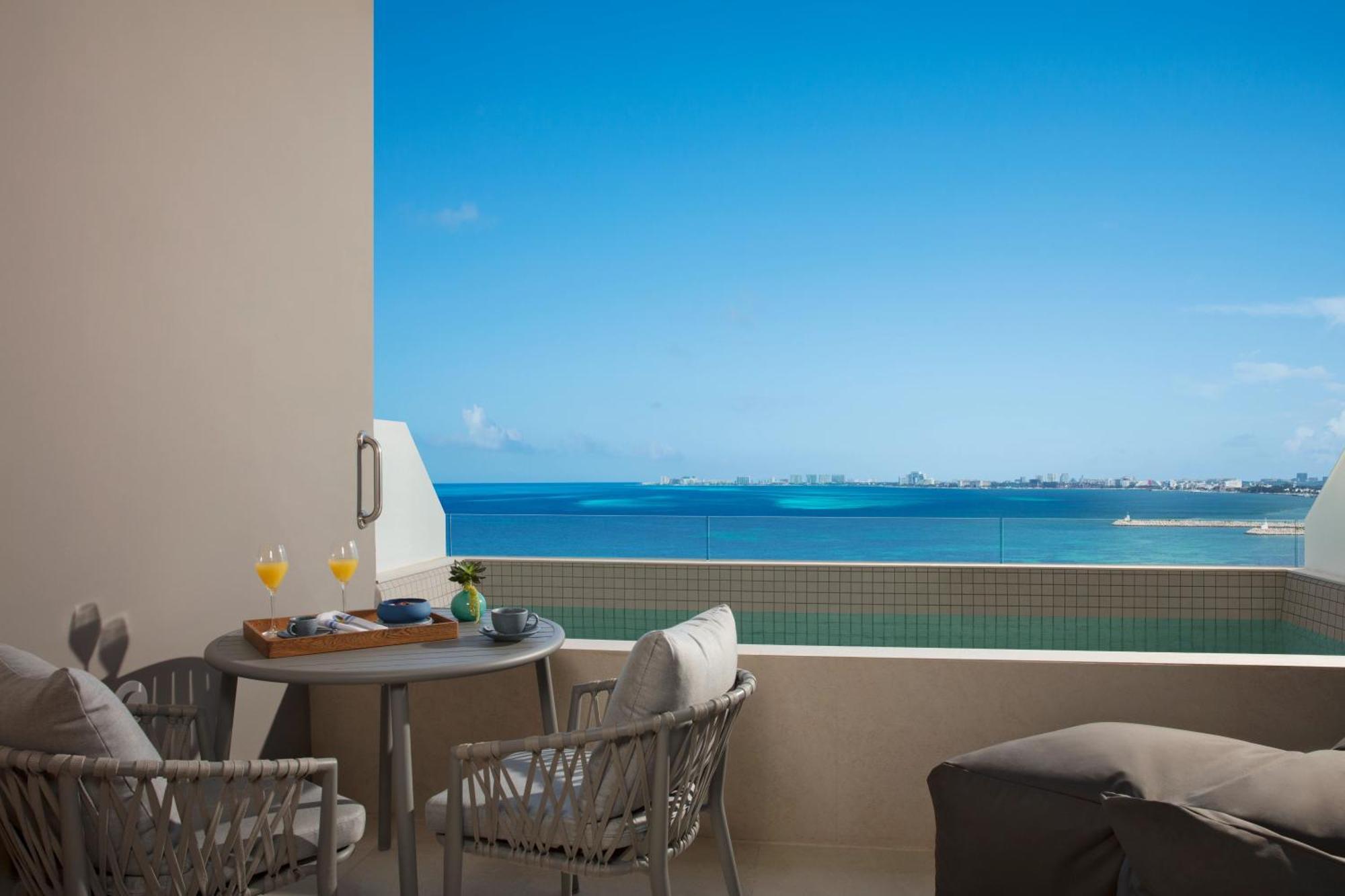 Vantage Club Crew Suite Ocean View Plunge Pool