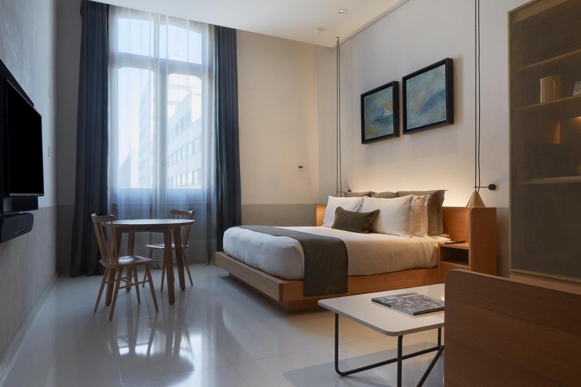 One-Bedroom Premium King Suite