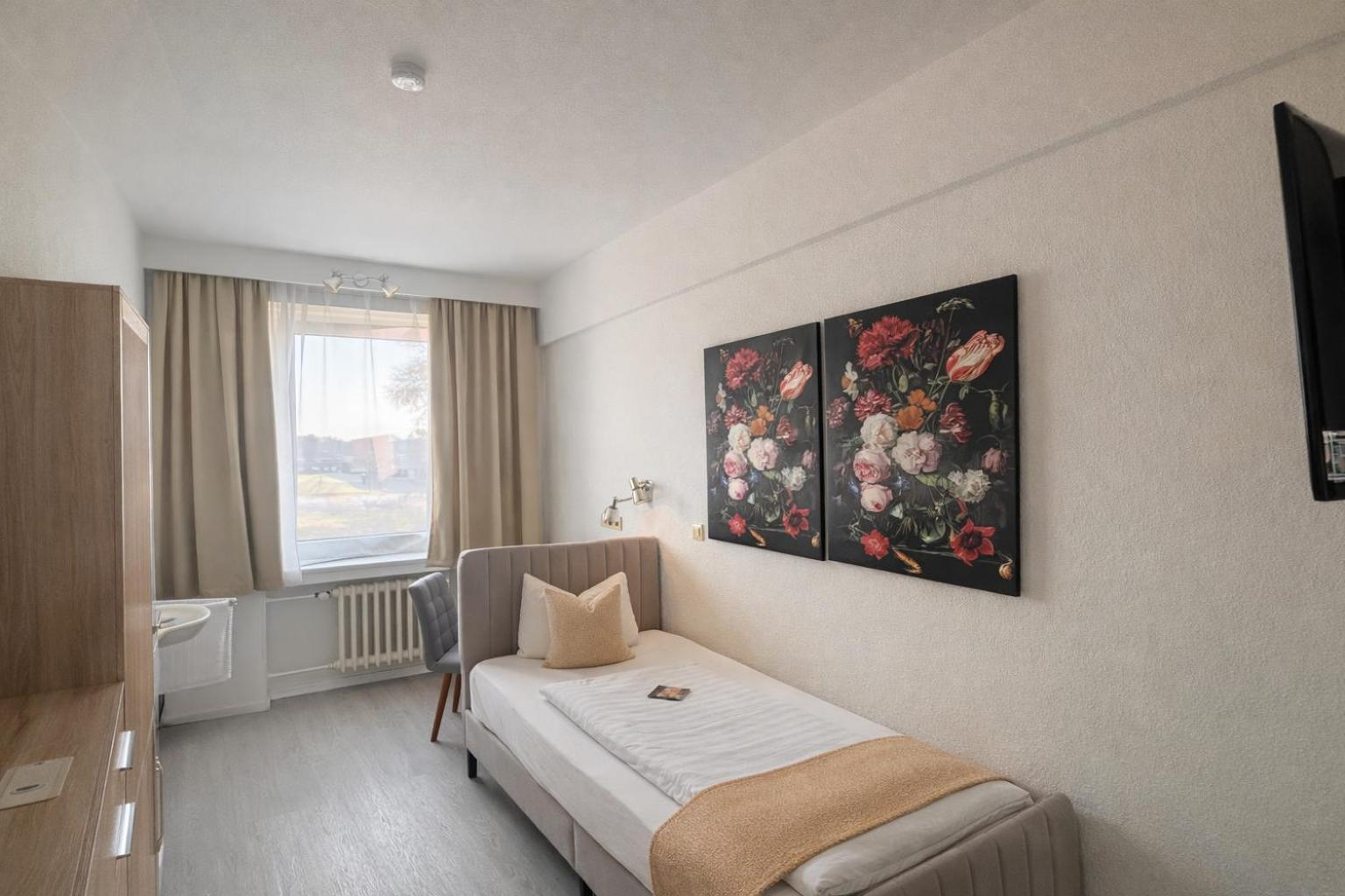 Single Room without  Bathroom