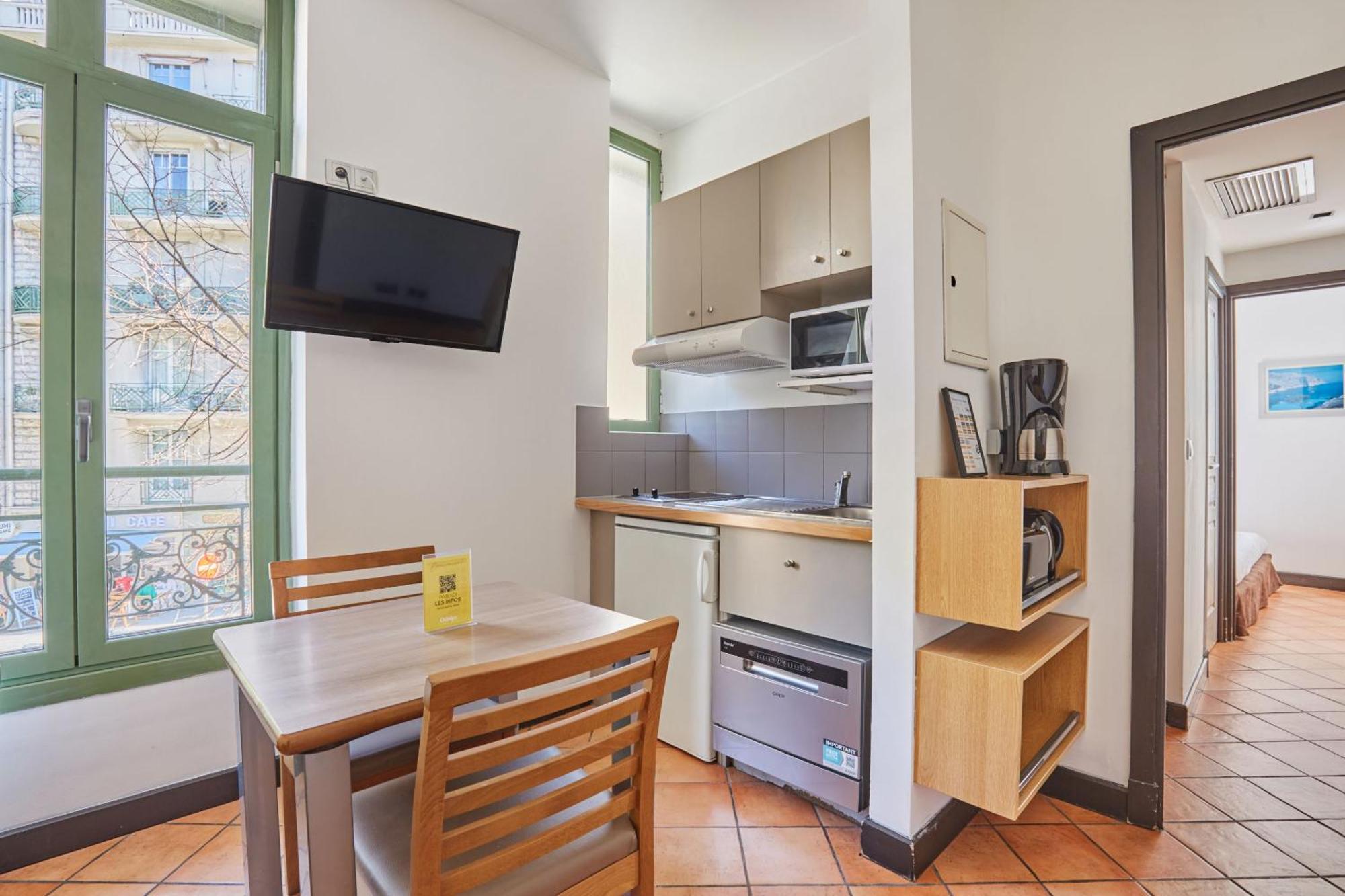 One-Bedroom Apartment