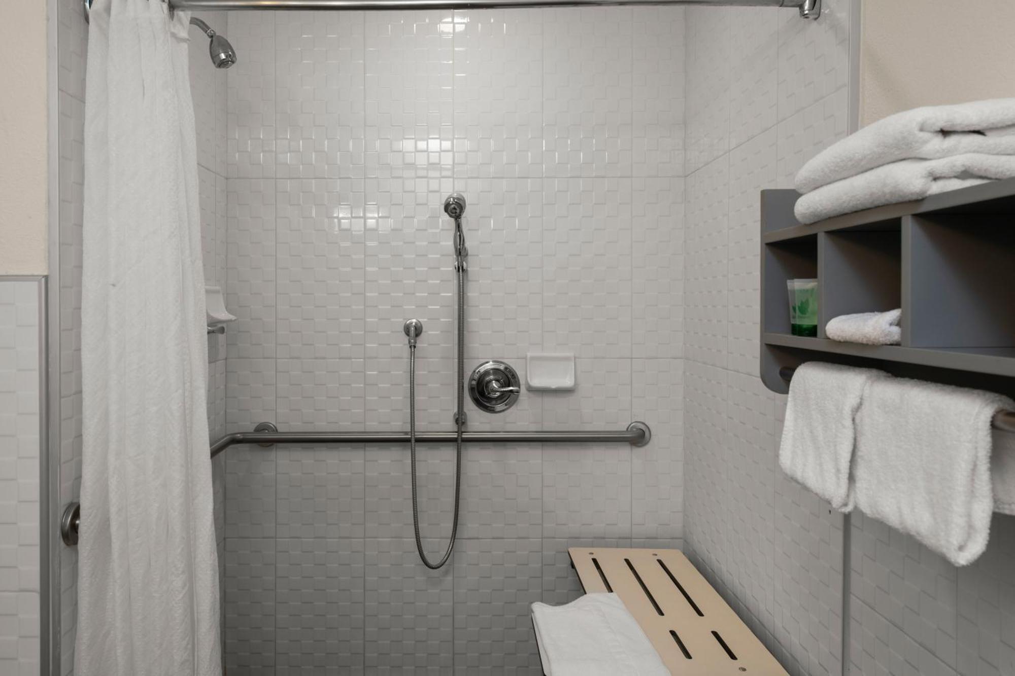 Queen Room - Disability Access