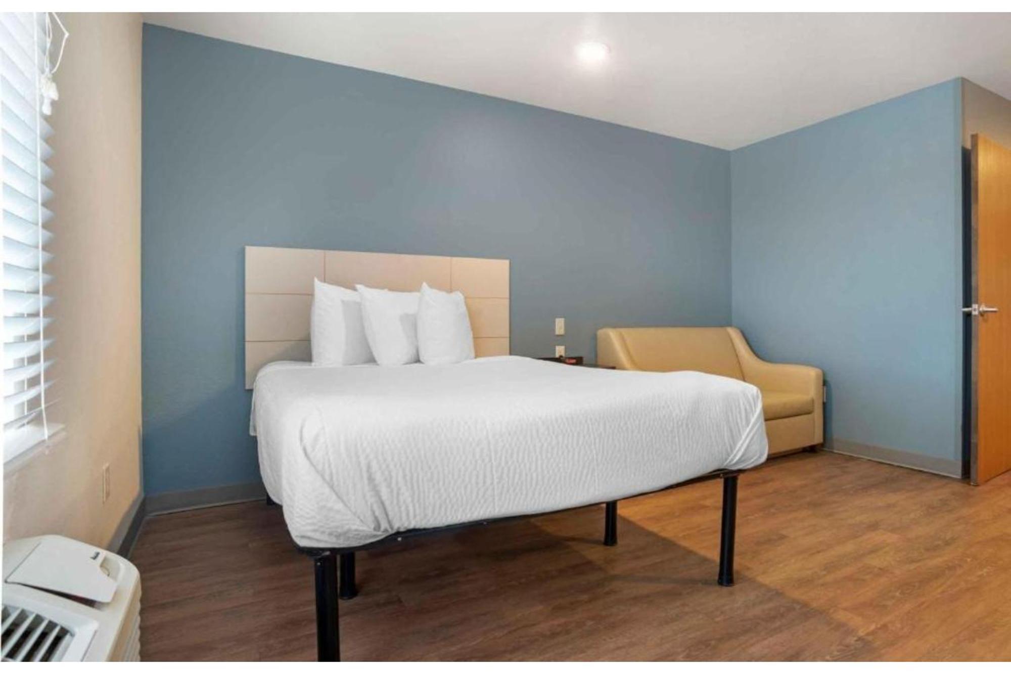 1 Full Bed | ADA or Tub or Smoking or Kitchen