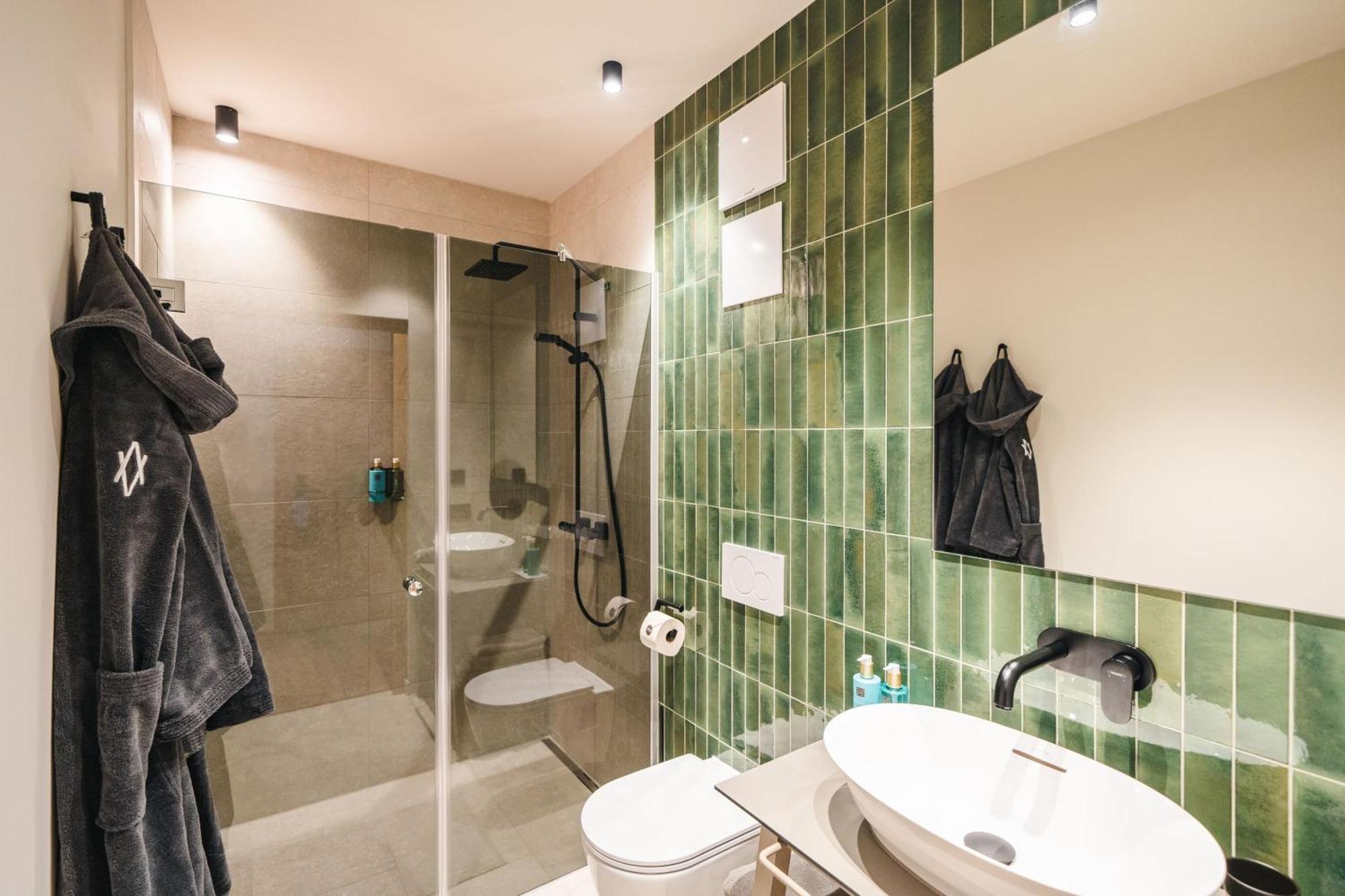 Double or Twin Room with Mountain View