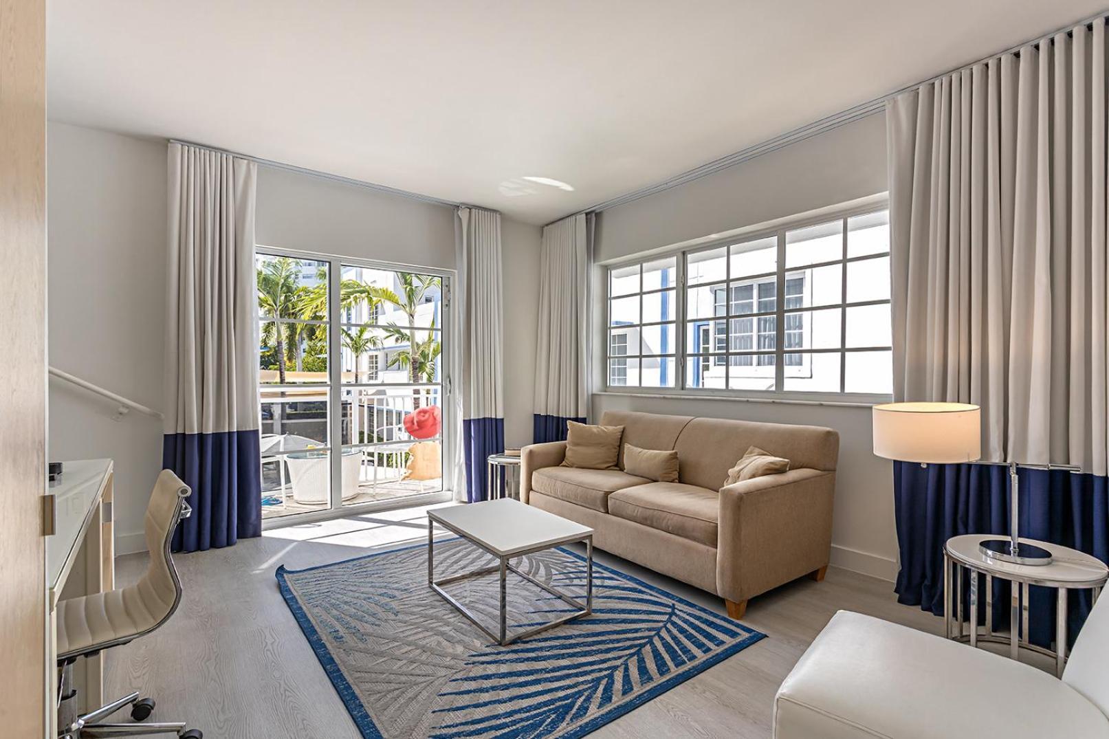 Suite de 2 dormitorios con vistas a la piscina (5 personas)