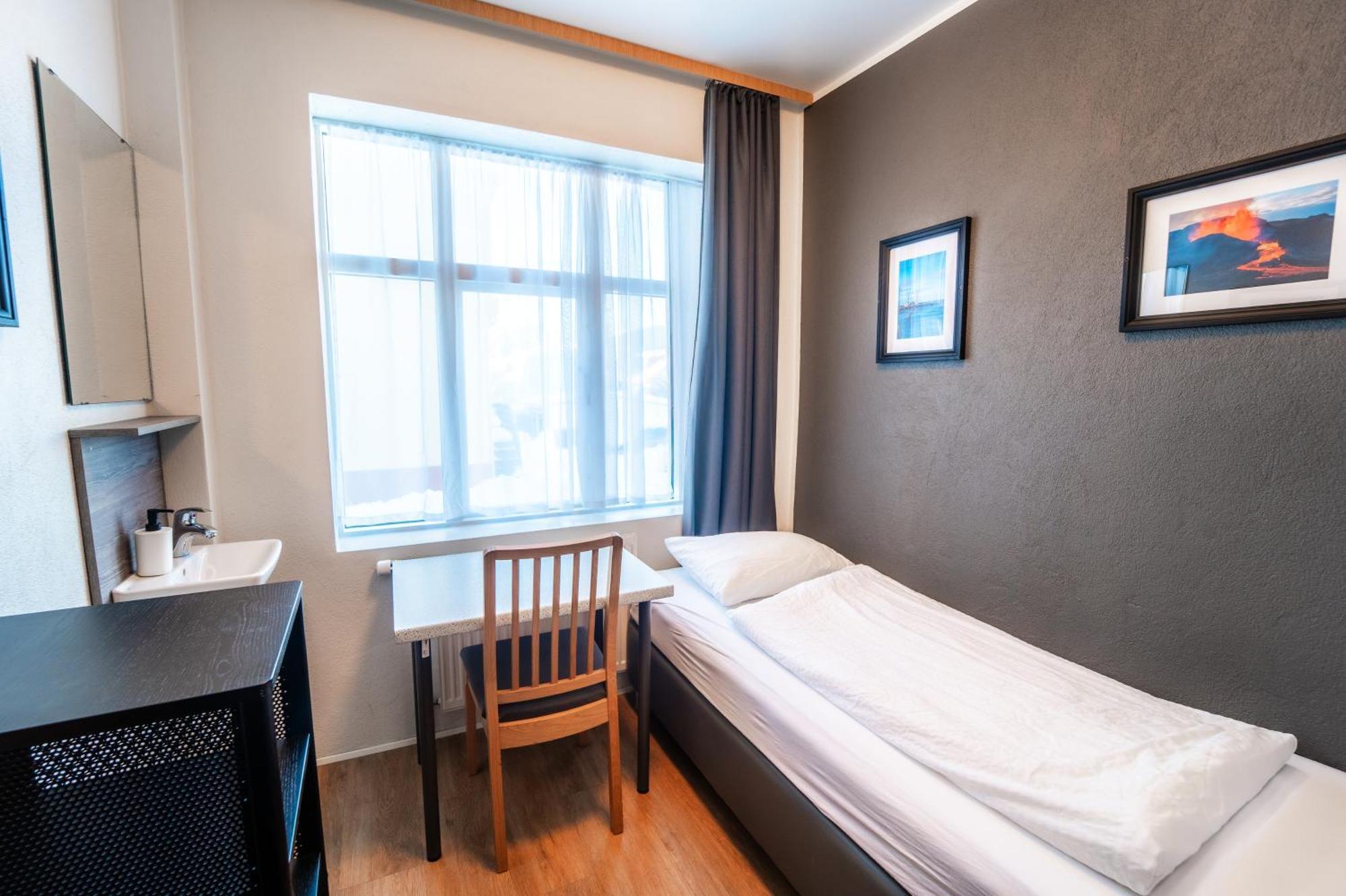 Single Room,1758570177:JPEG