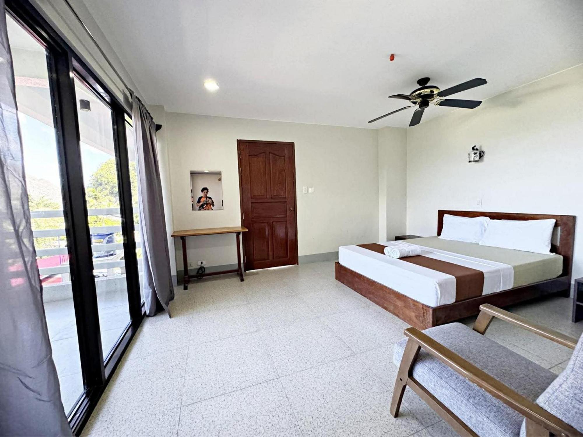 Deluxe Double Room Balcony Sea View,1758586464:JPEG