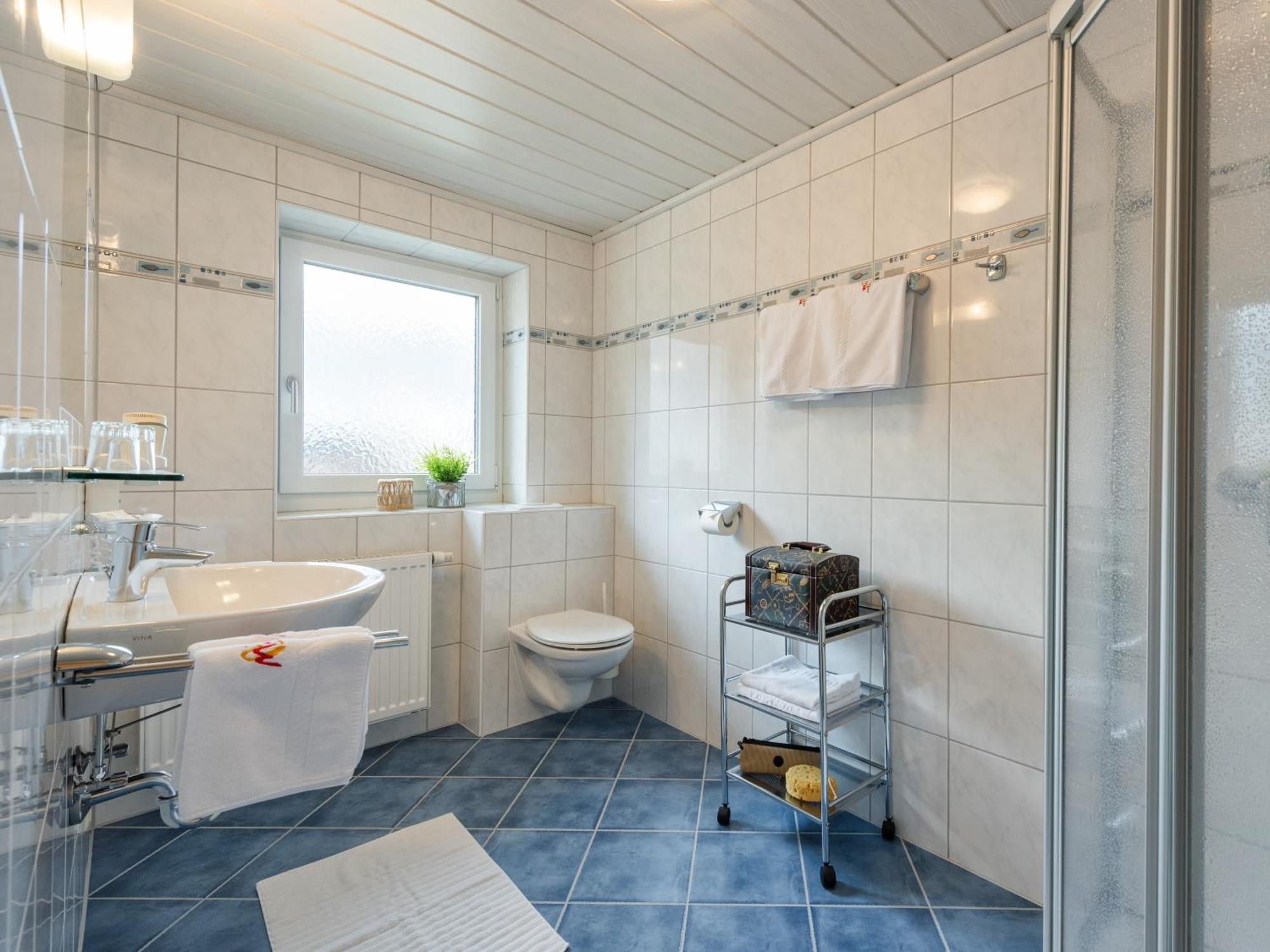 Einzelzimmer mit Balkon