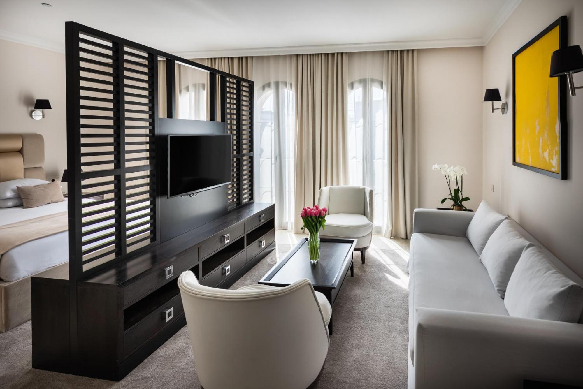 Junior Suite,1758592407:JPEG