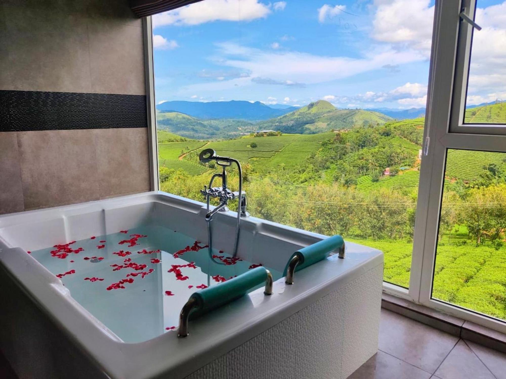 Junior Suite with Mountain View