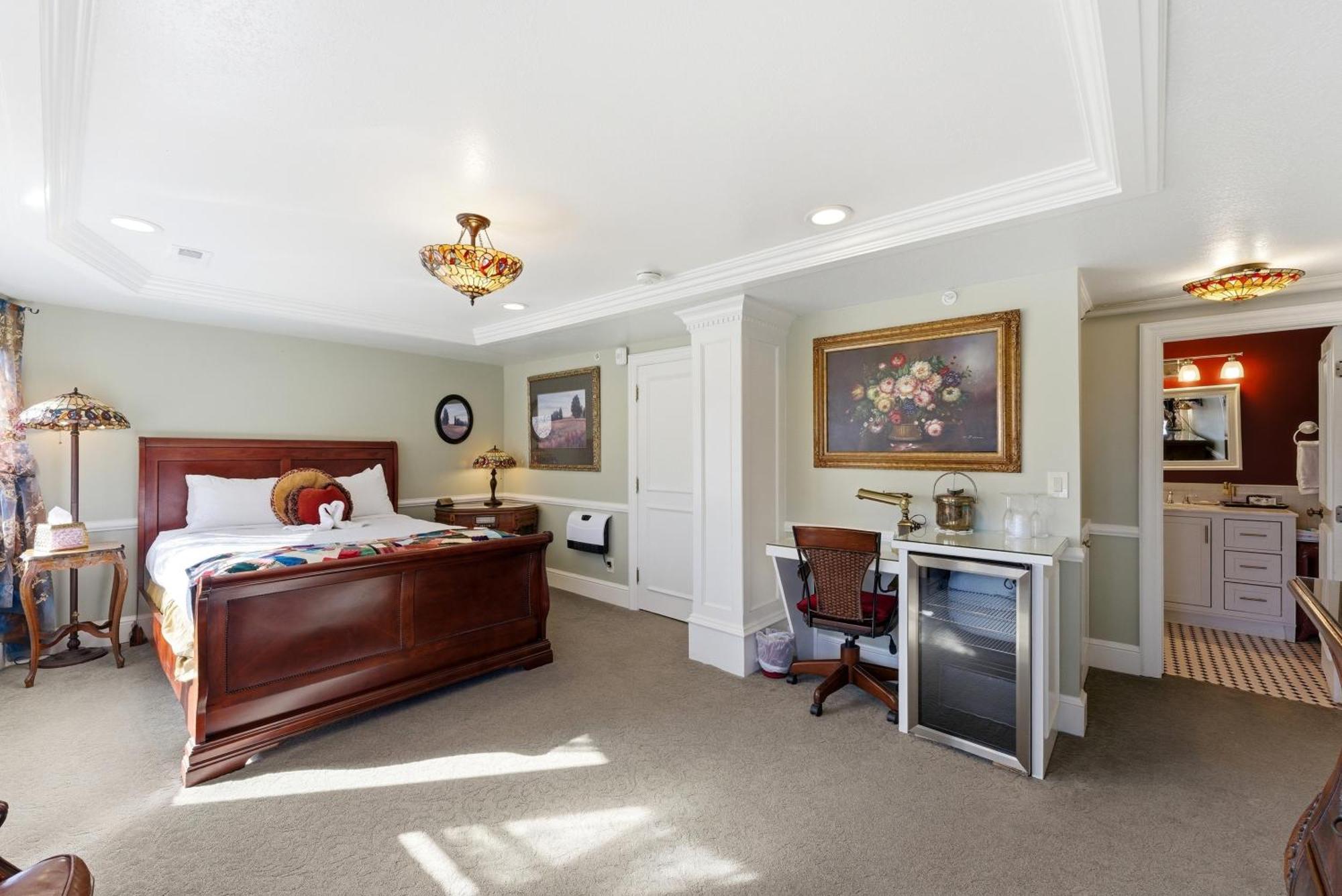 Queen Room