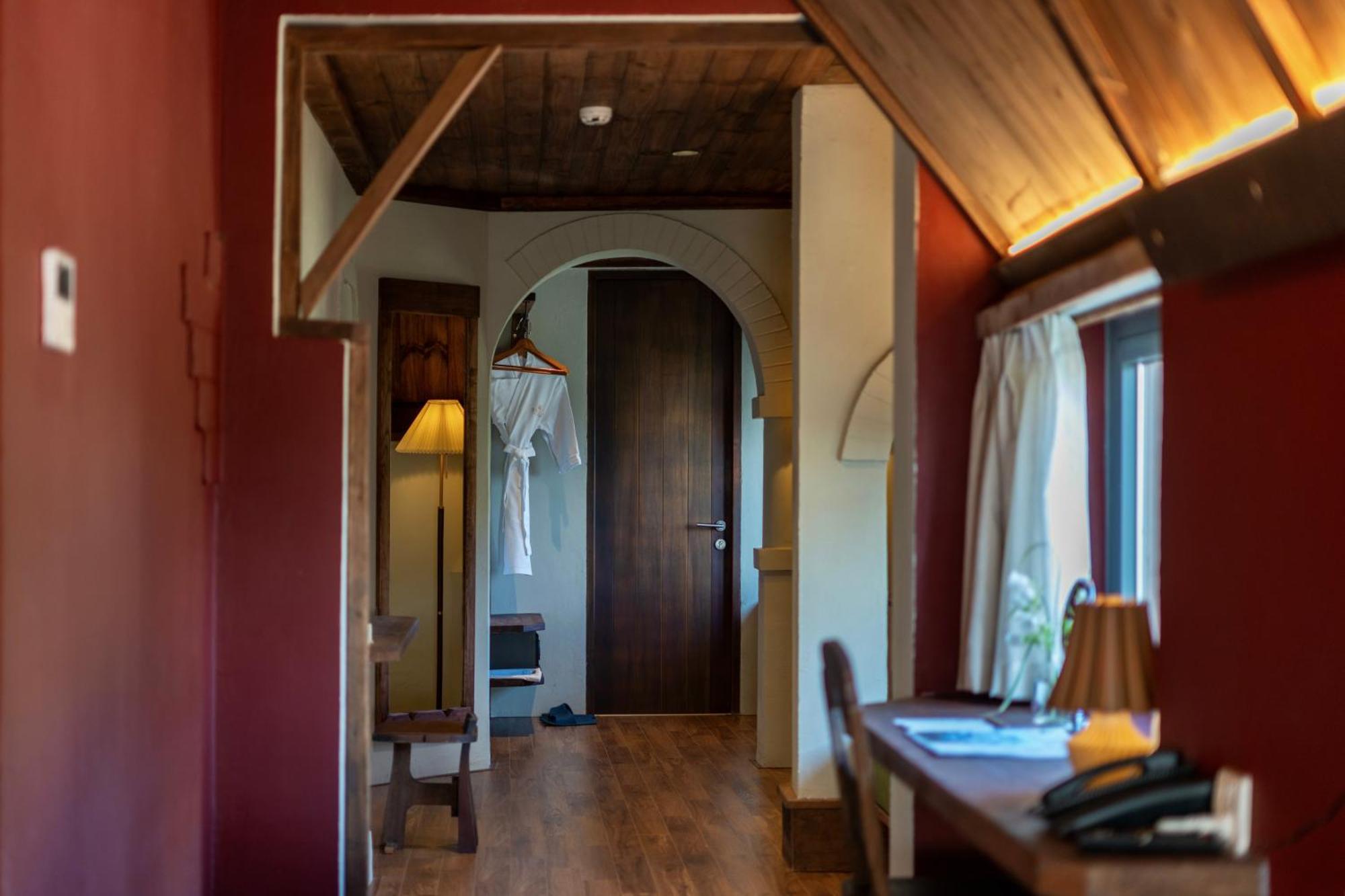 Suite with Mountain View