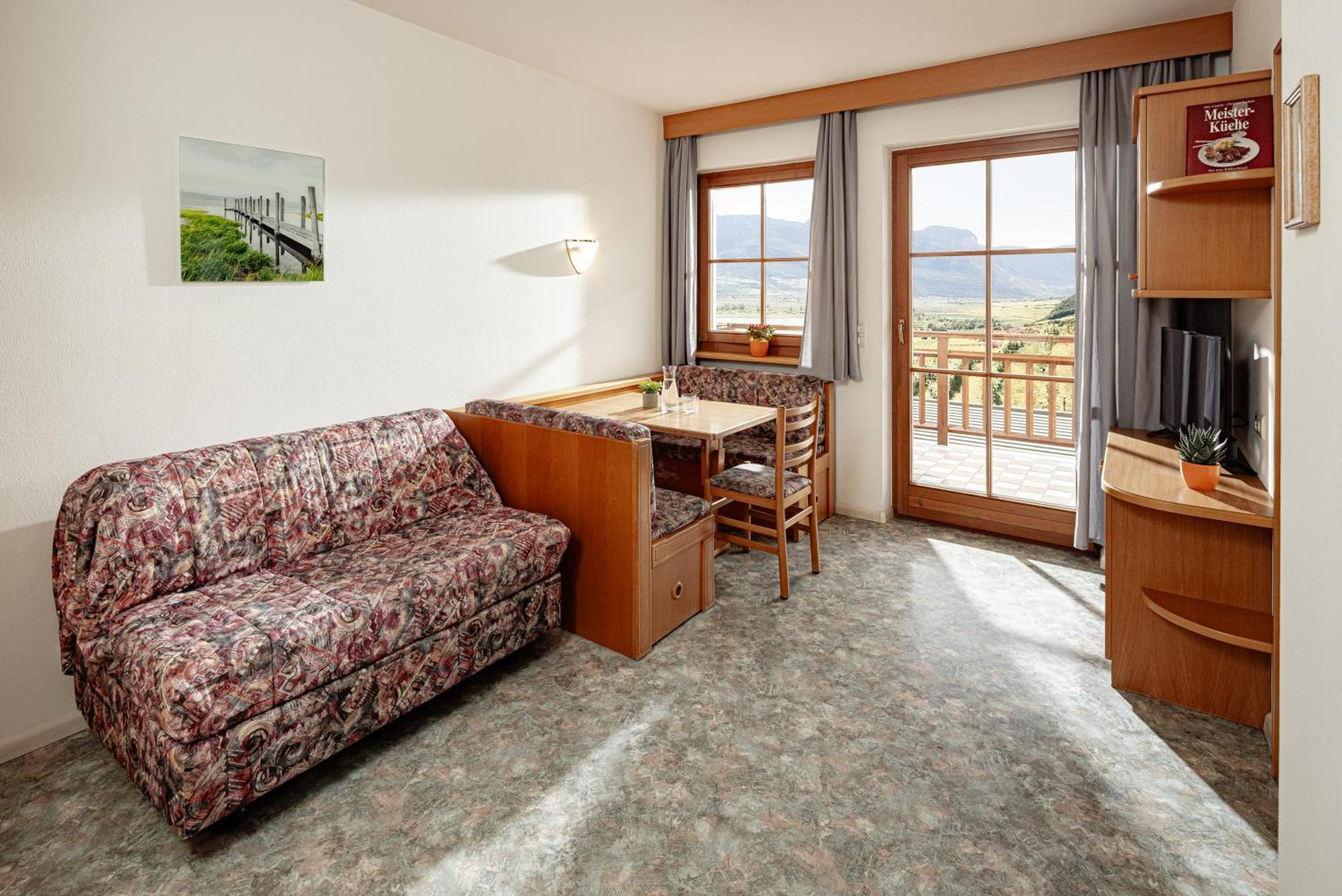 Two-Bedroom Apartment Lake View