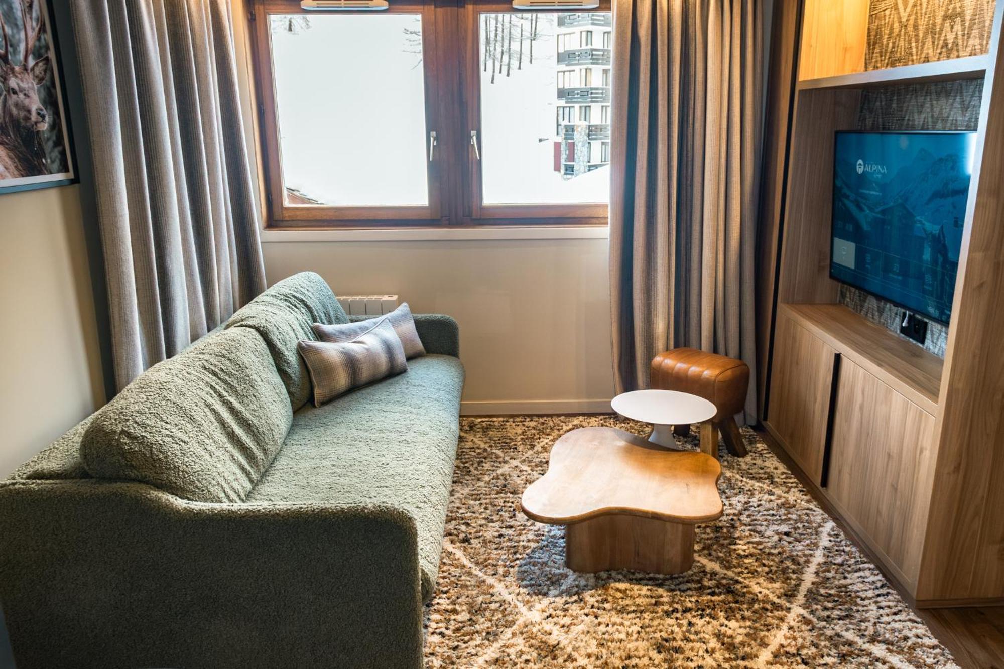 One-Bedroom Apartment with Balcony
