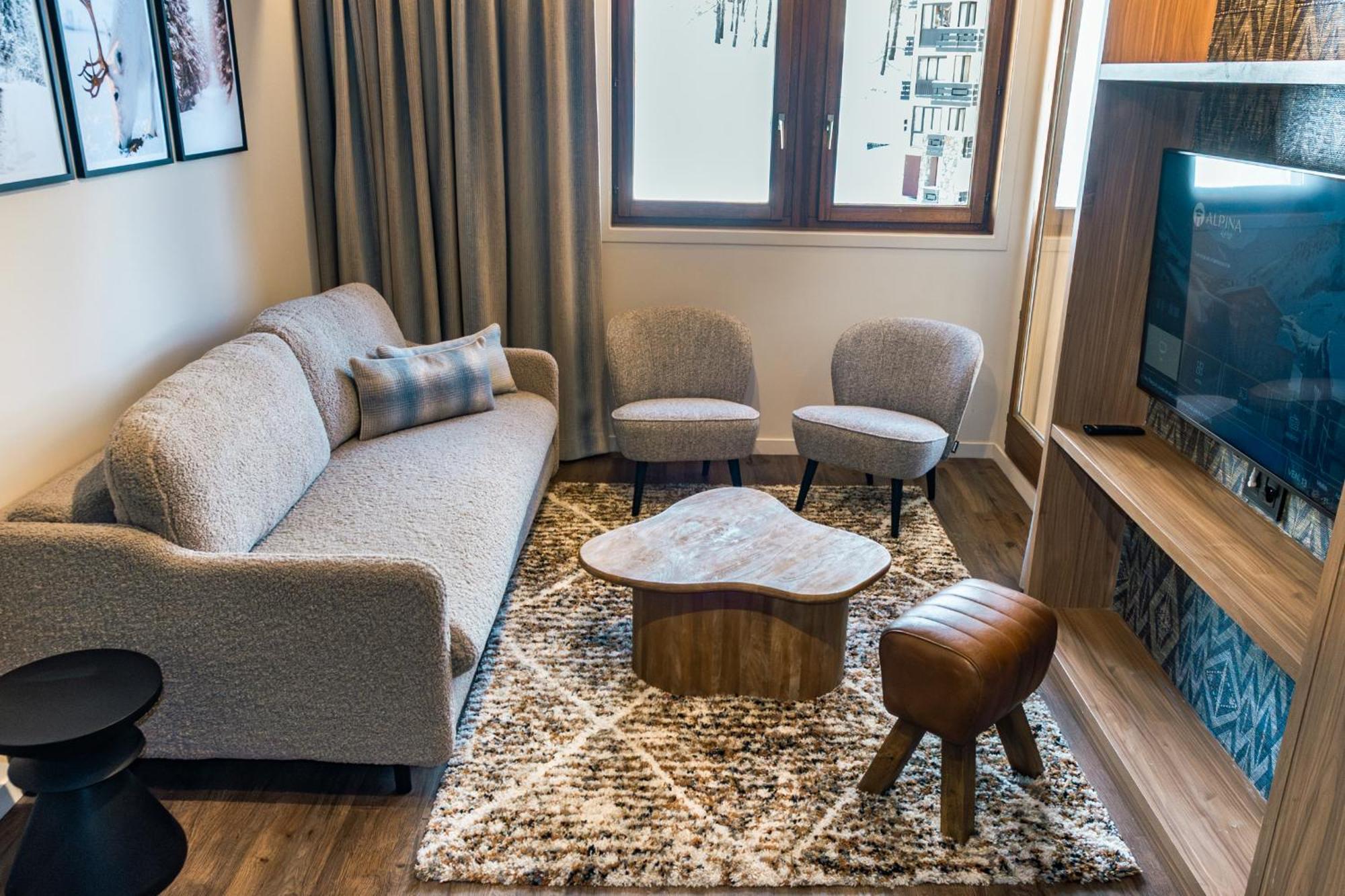 Superior One-Bedroom Apartment