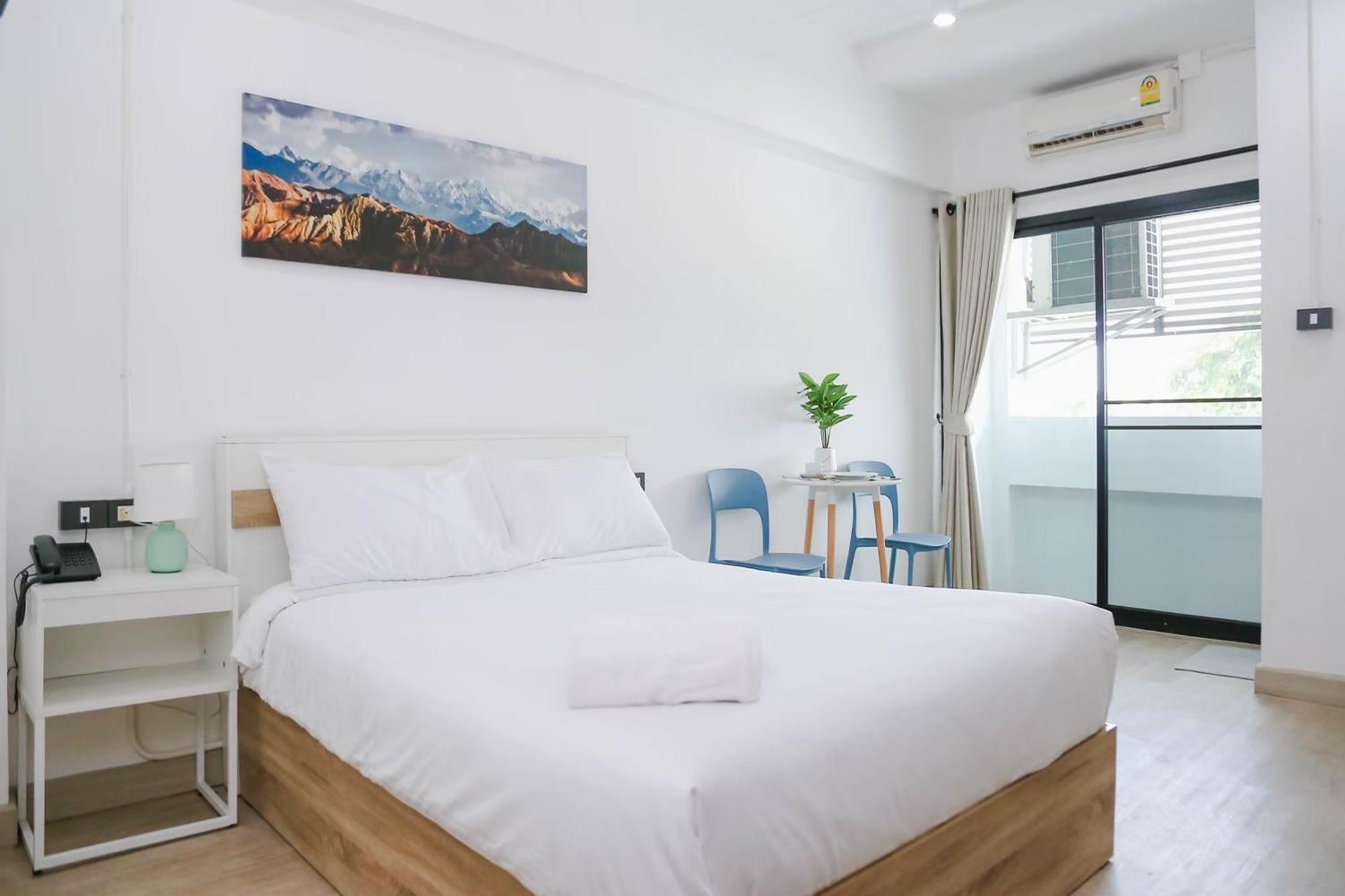 Standard Queen Room