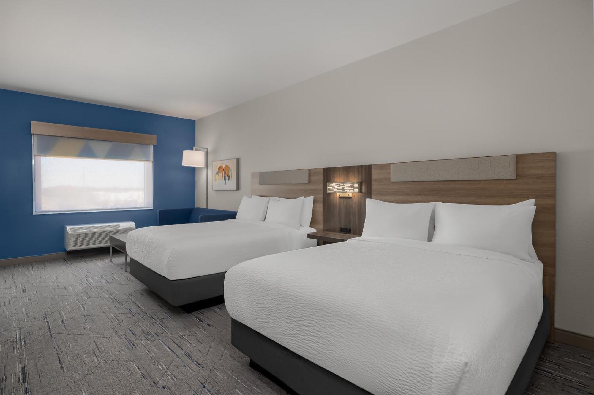 Queen Suite with Two Queen Beds