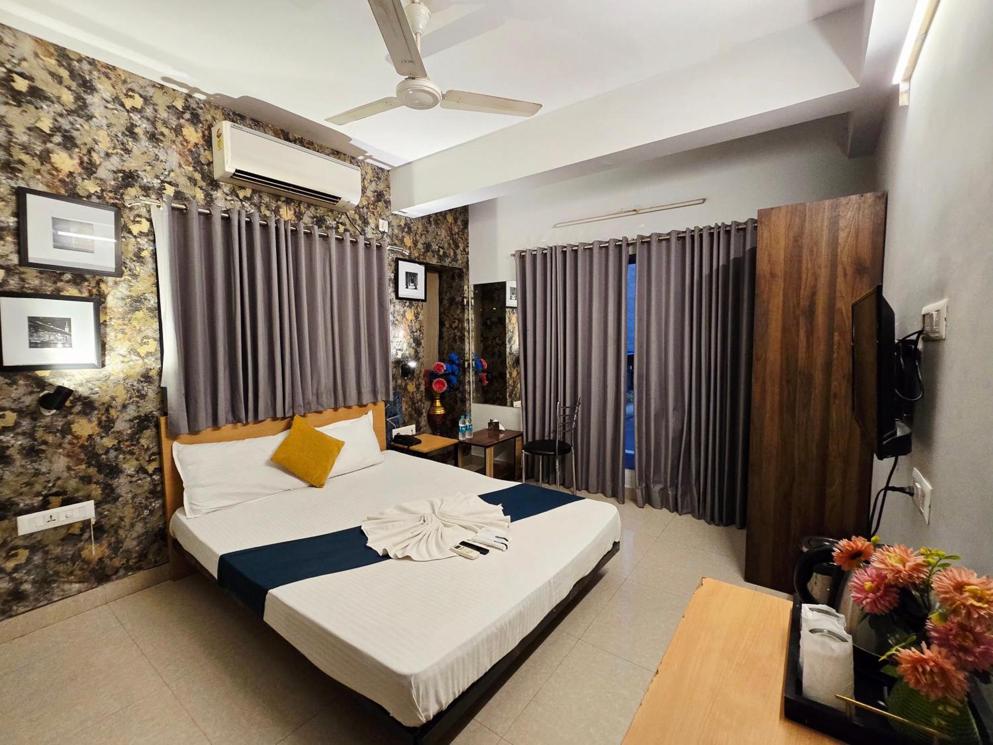 Deluxe Double Room with Balcony