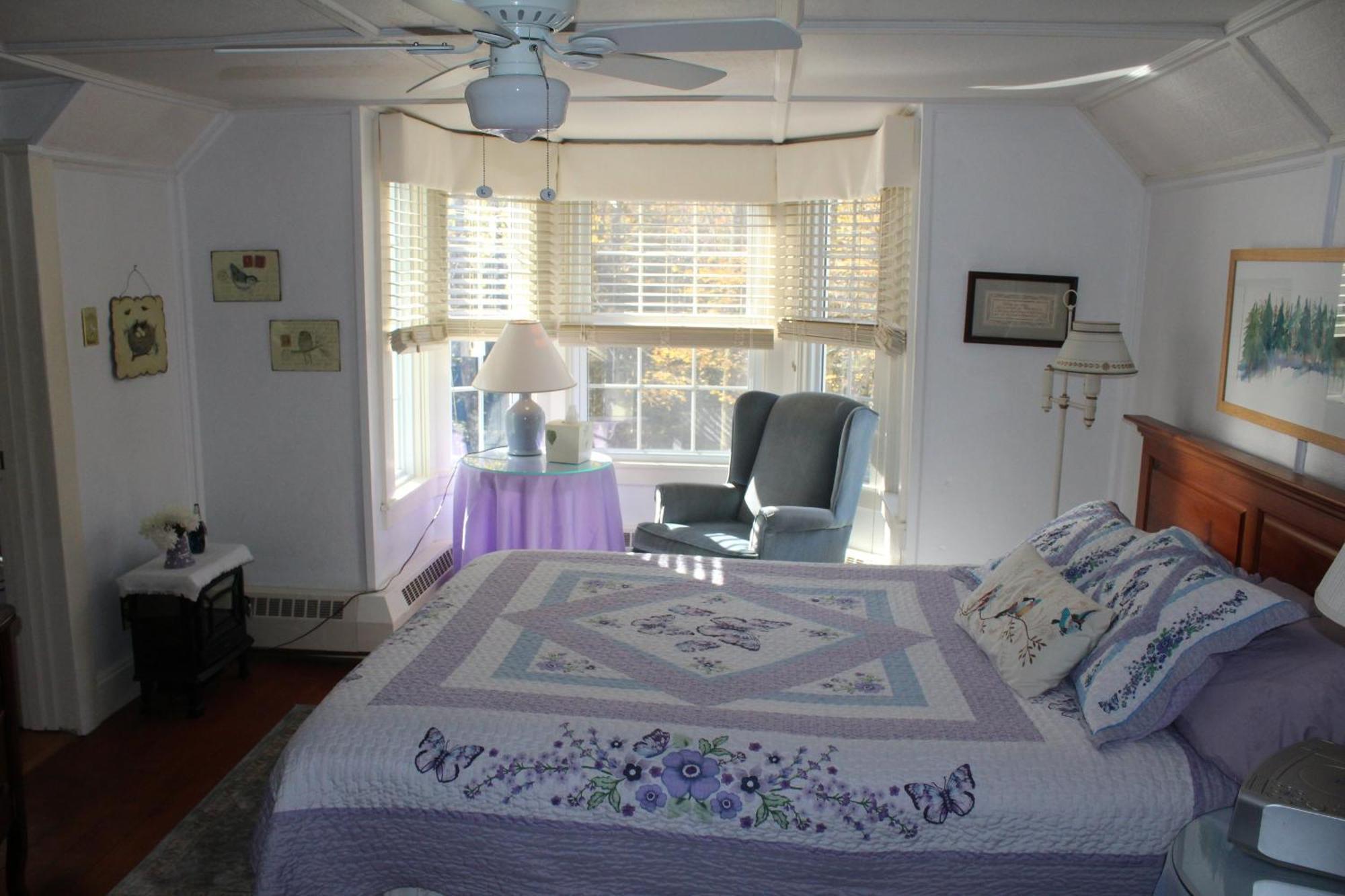 Standard Queen Room
