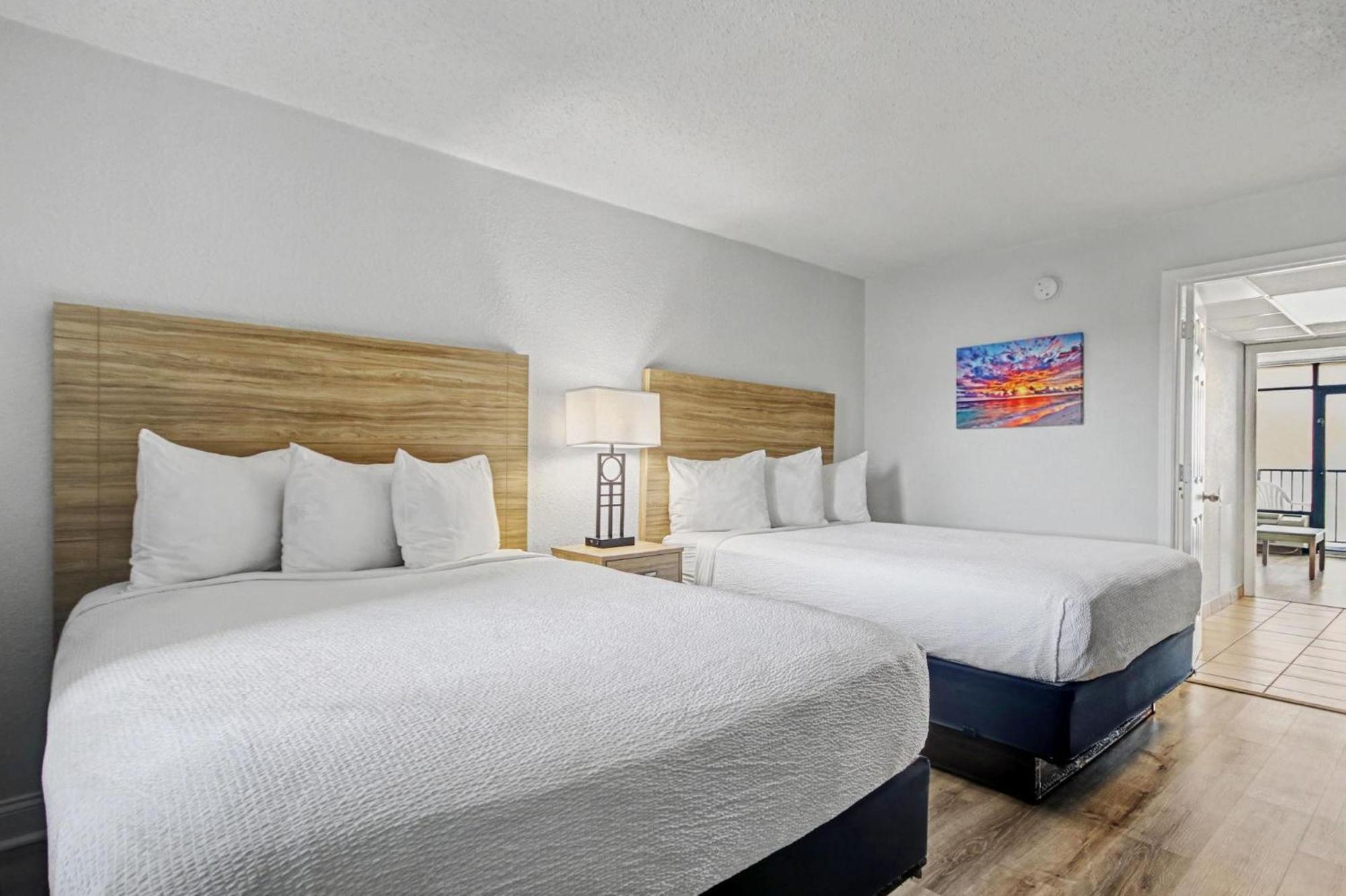 Queen Suite with Sea View