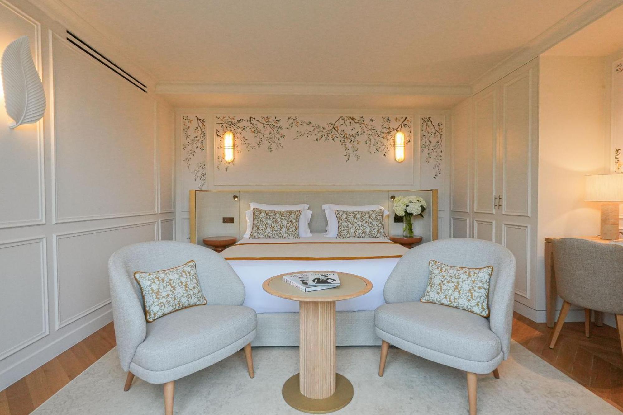Junior Suite with Castle View