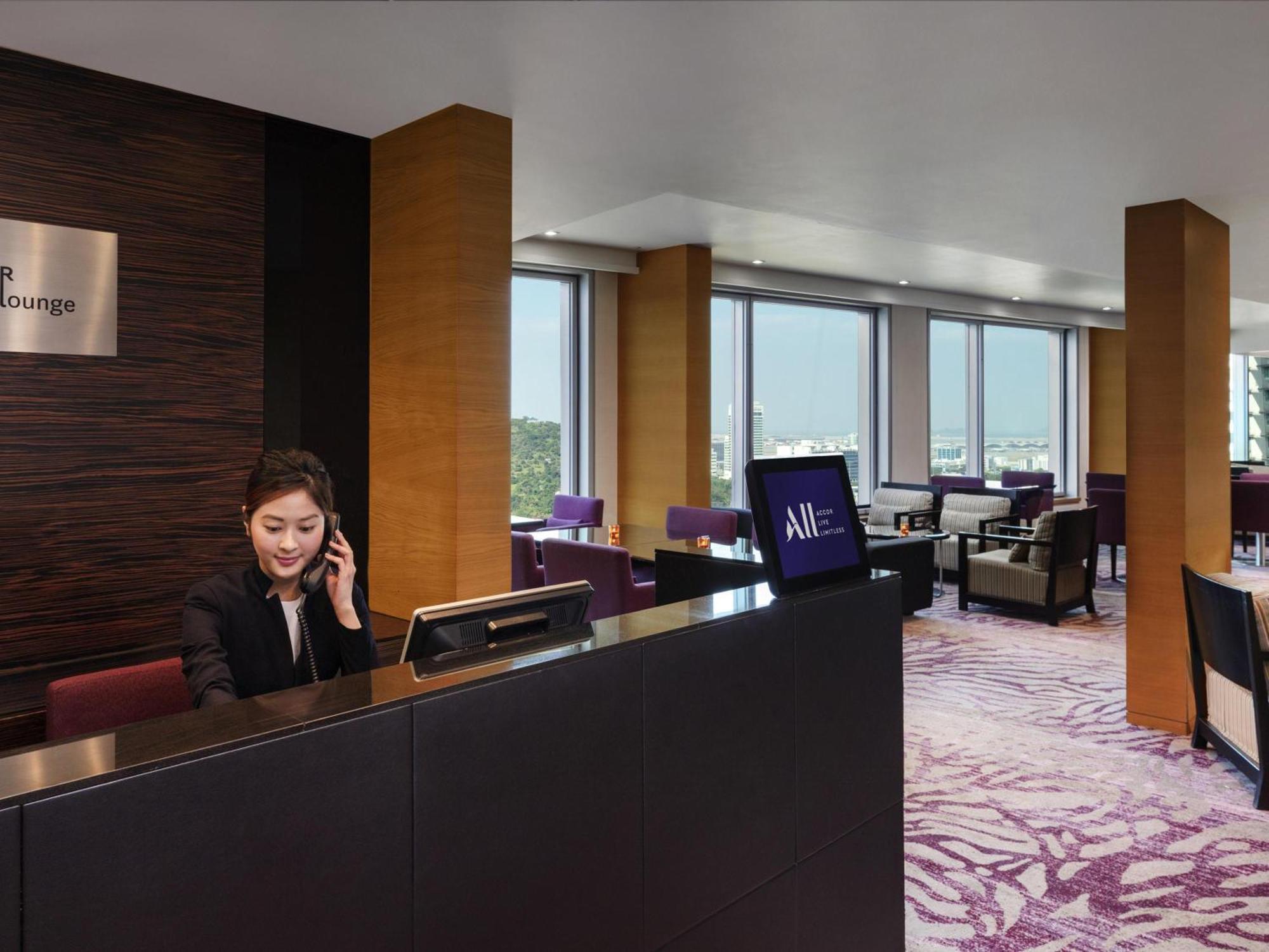 Executive Premier King Suite
