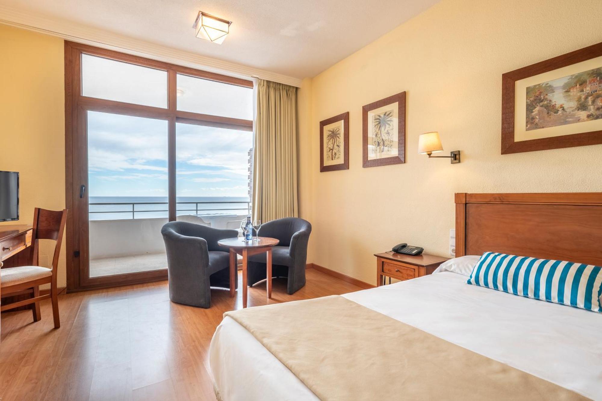 Deluxe Triple Room with Sea View