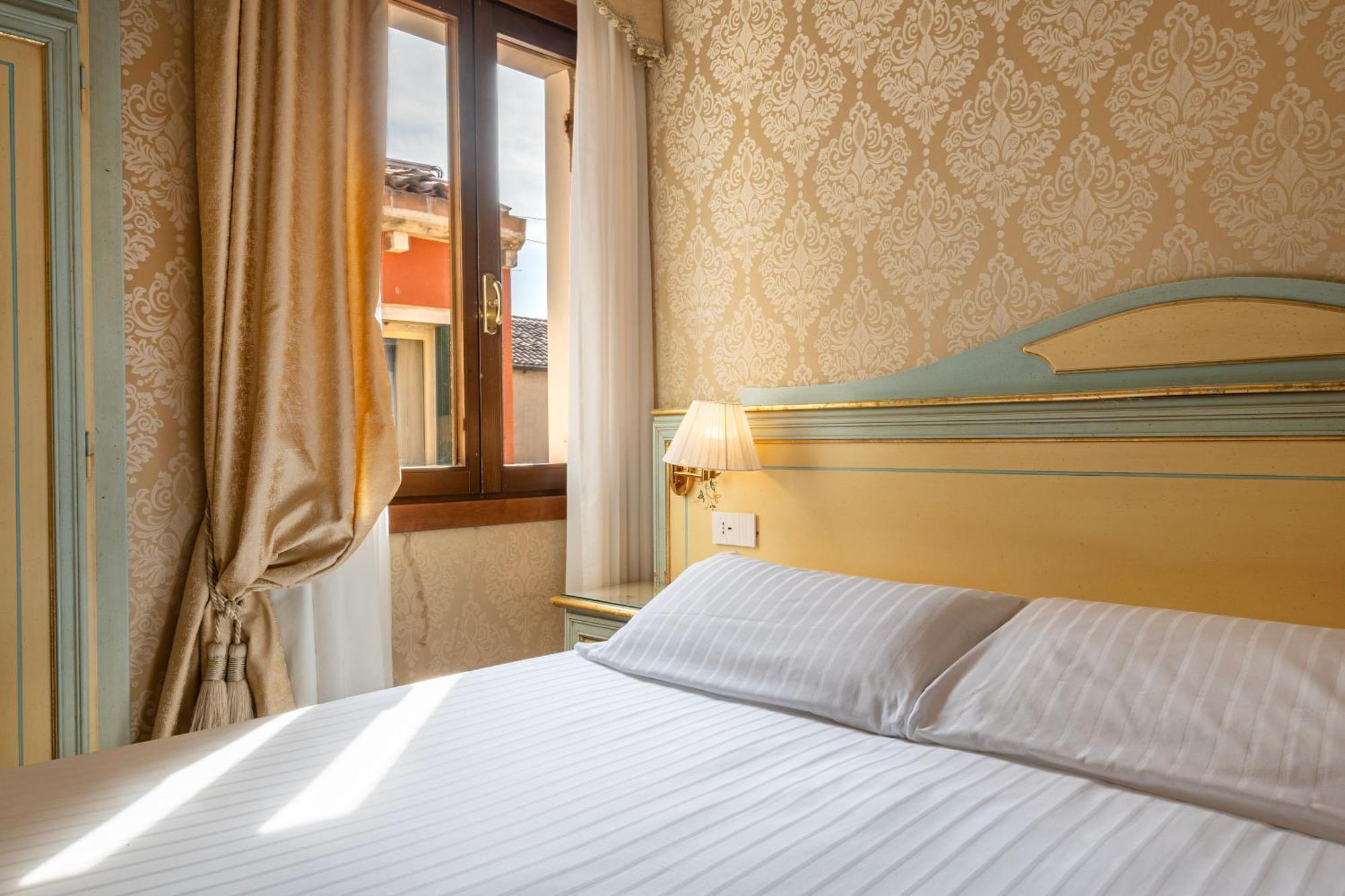 Double Room,1765154632:JPEG