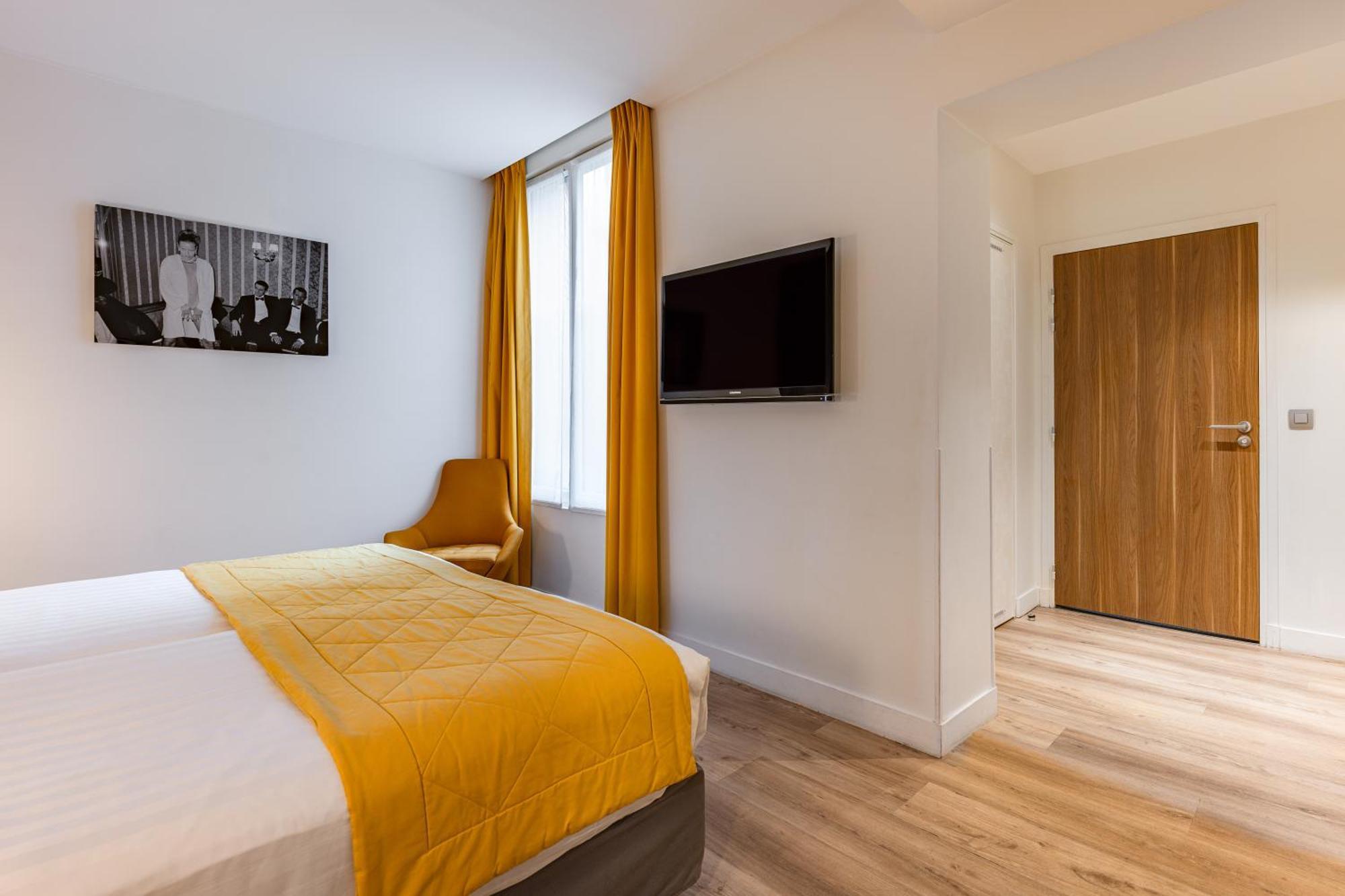 Superior Twin Room Roll Shower Disability Access or Ground Floor,1765157056:JPEG