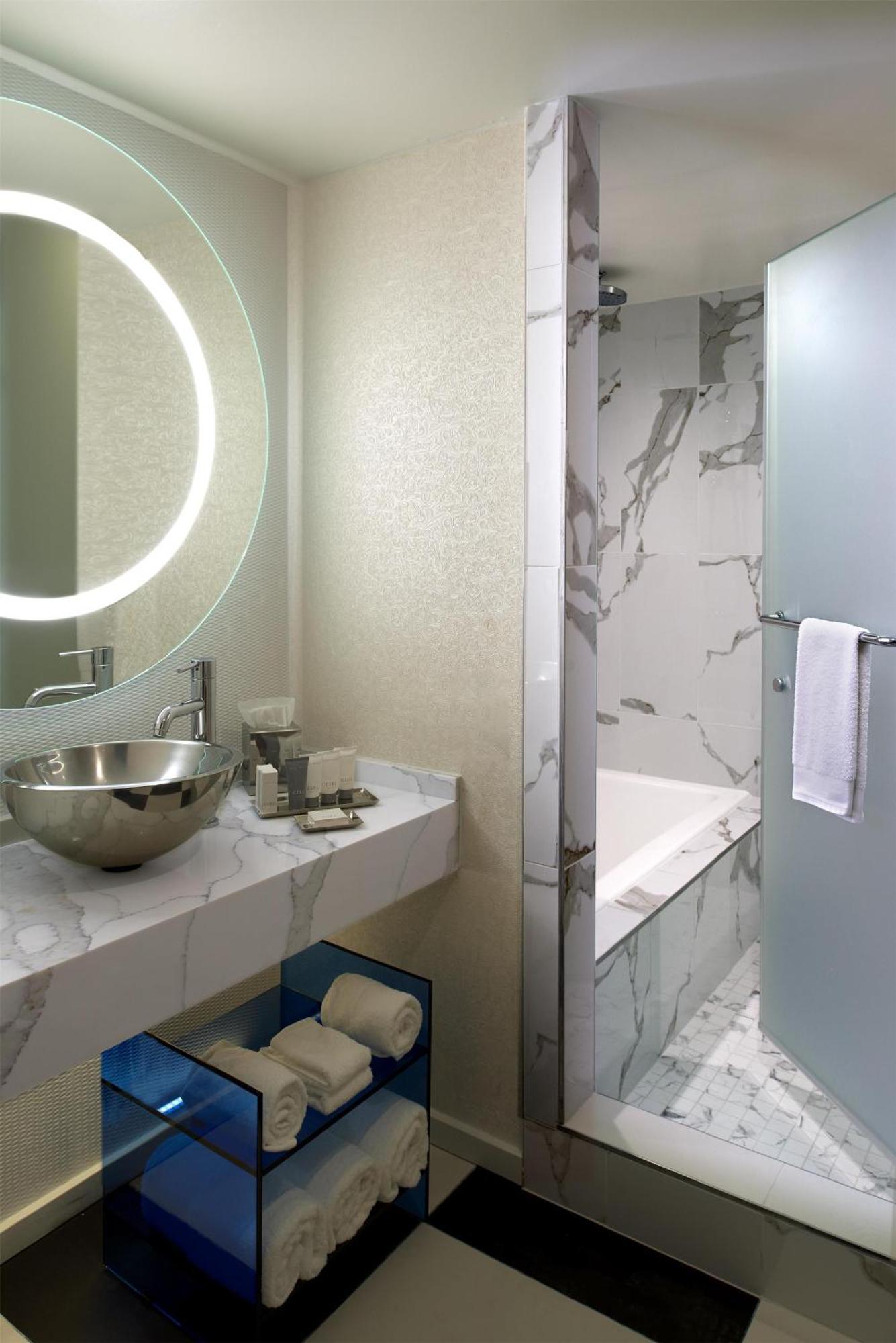 One-Bedroom King Suite