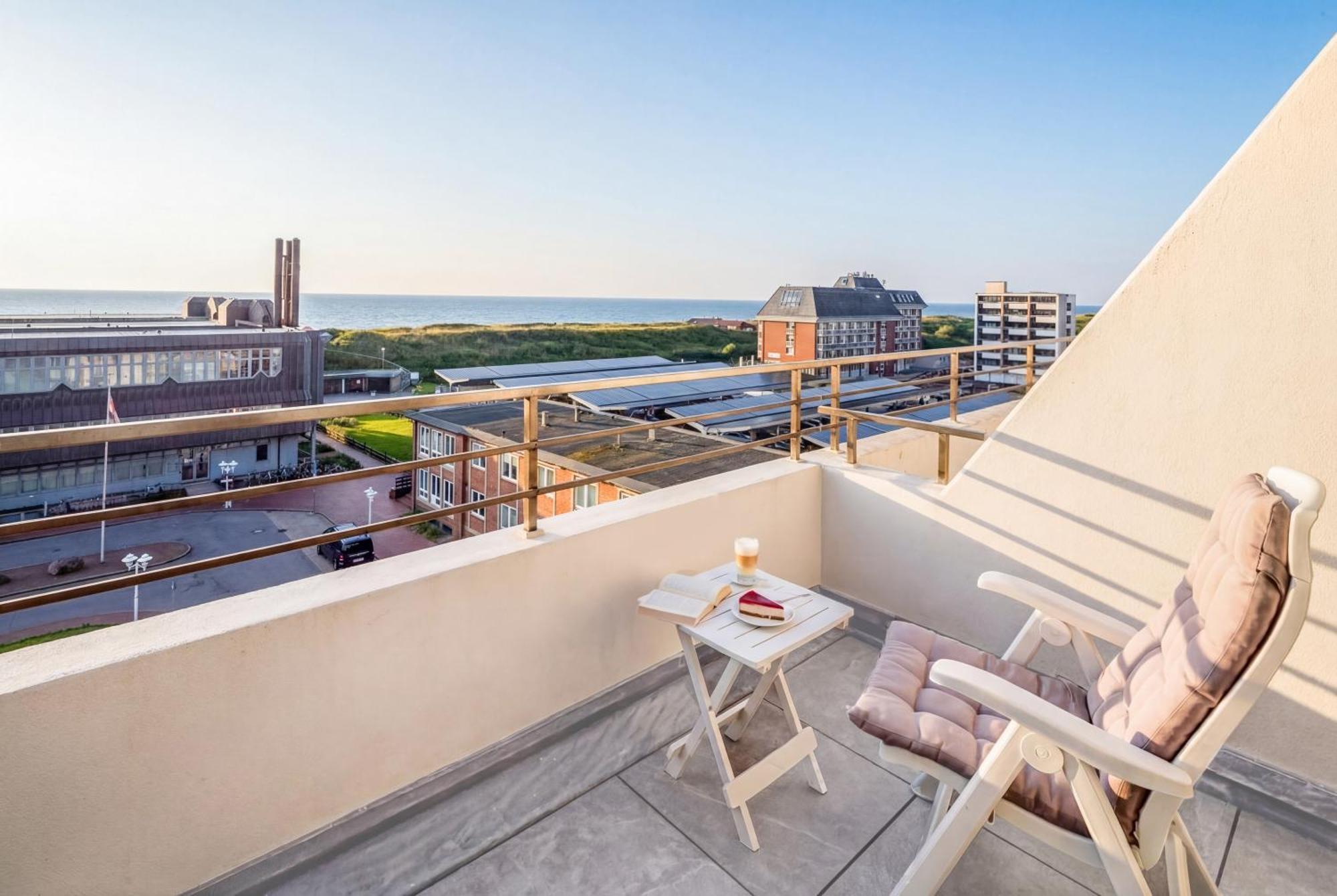 Large Single Room with Balcony and Sea View,1765169148:JPEG
