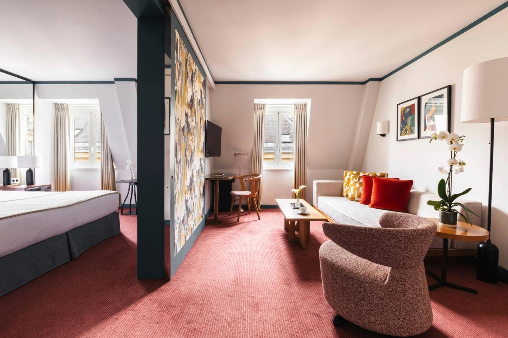 Suite Bottle of Champagne Spa & Fitness Access