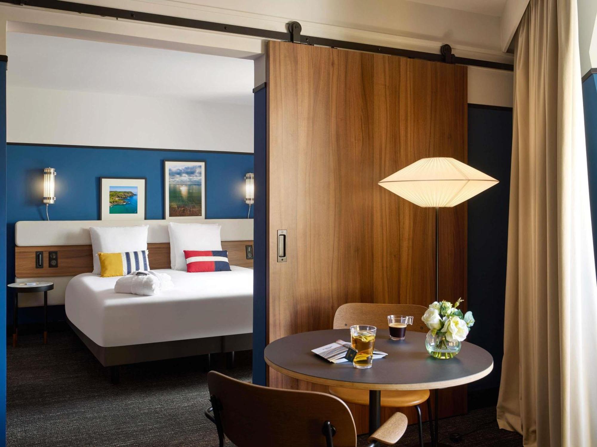 Familienzimmer mit 1 Doppelbett und 1 Schlafsofa