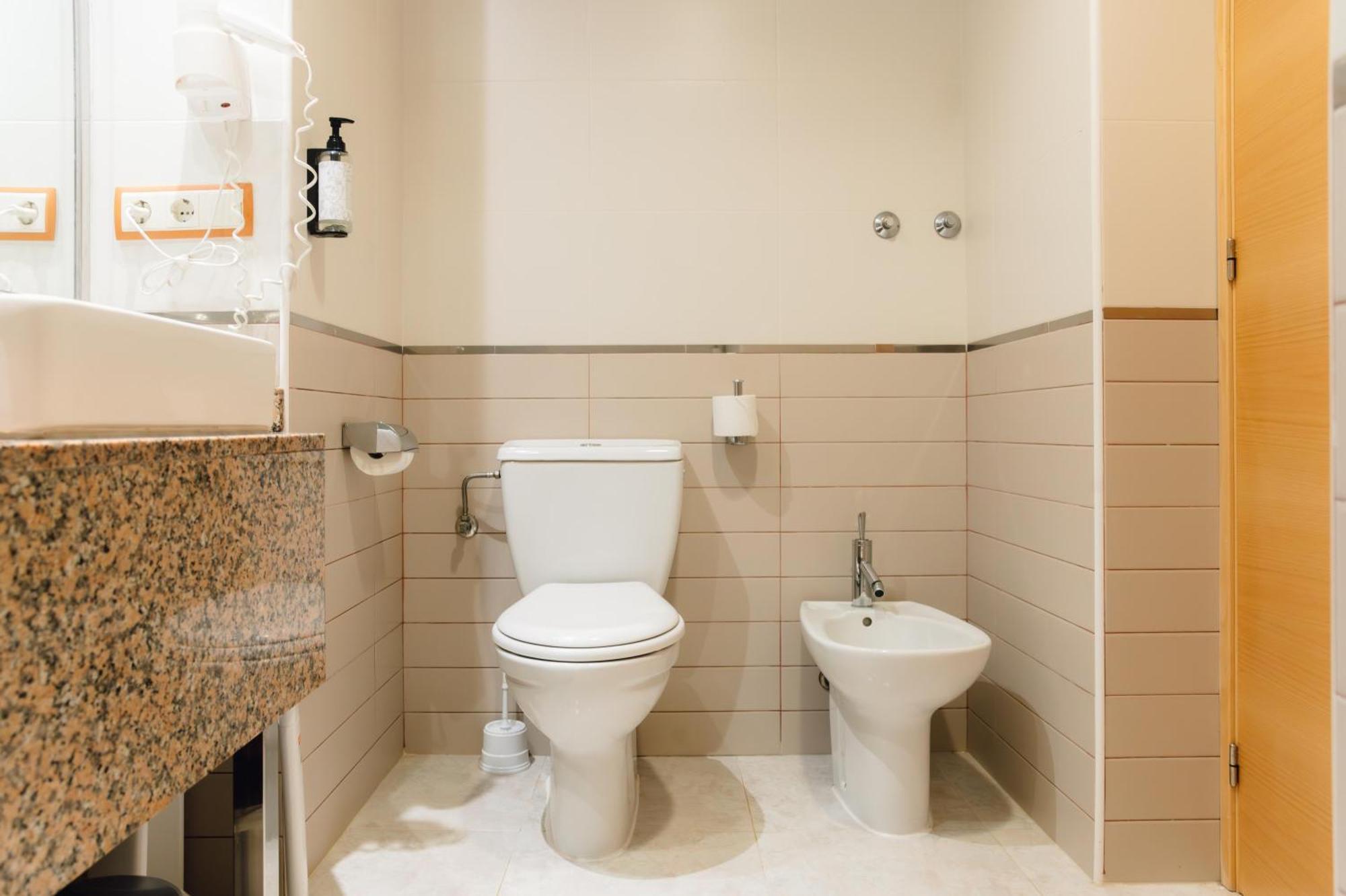 One-Bedroom Apartment,1765191742:JPEG