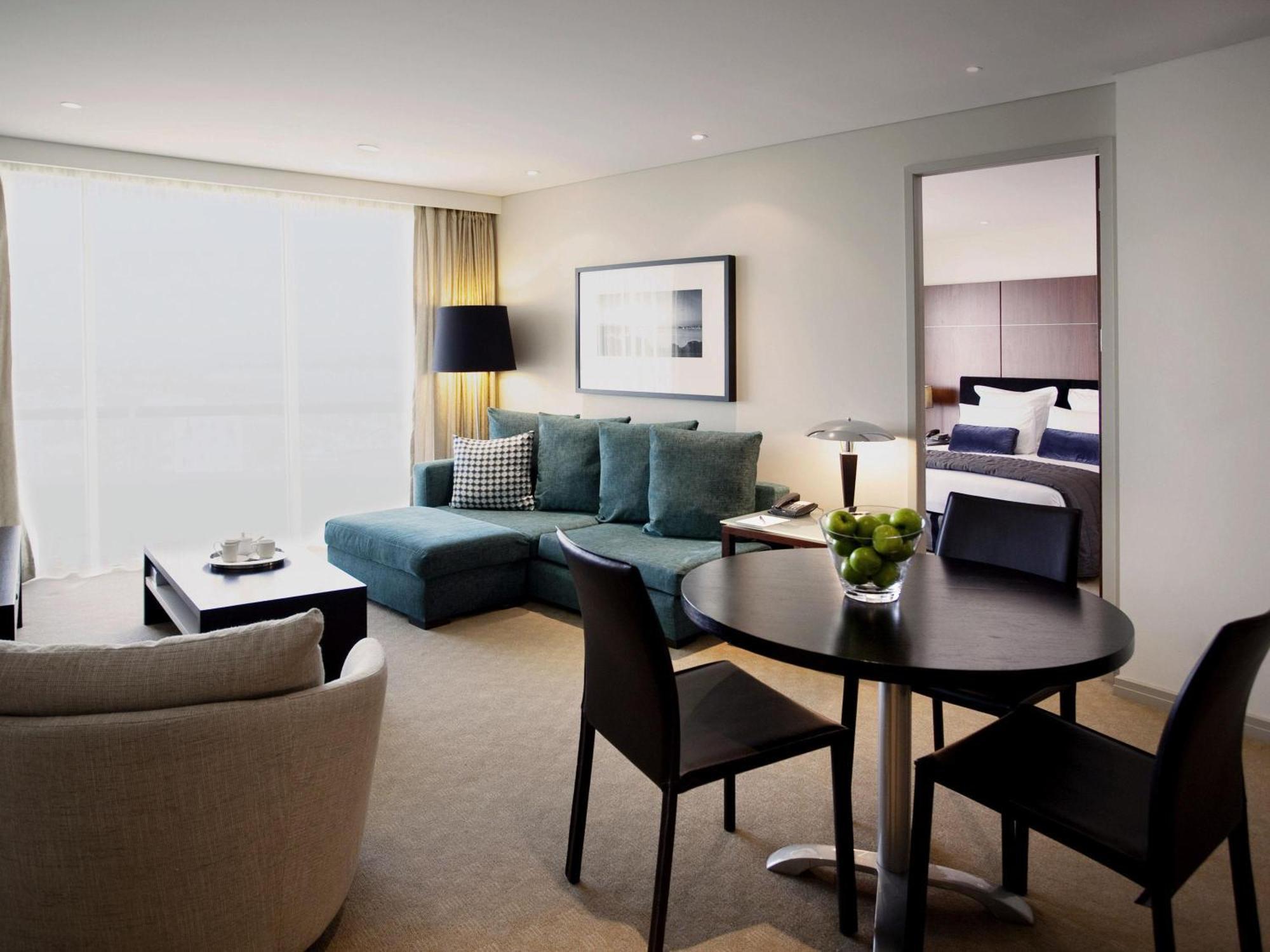 Deluxe One-Bedroom Apartment
