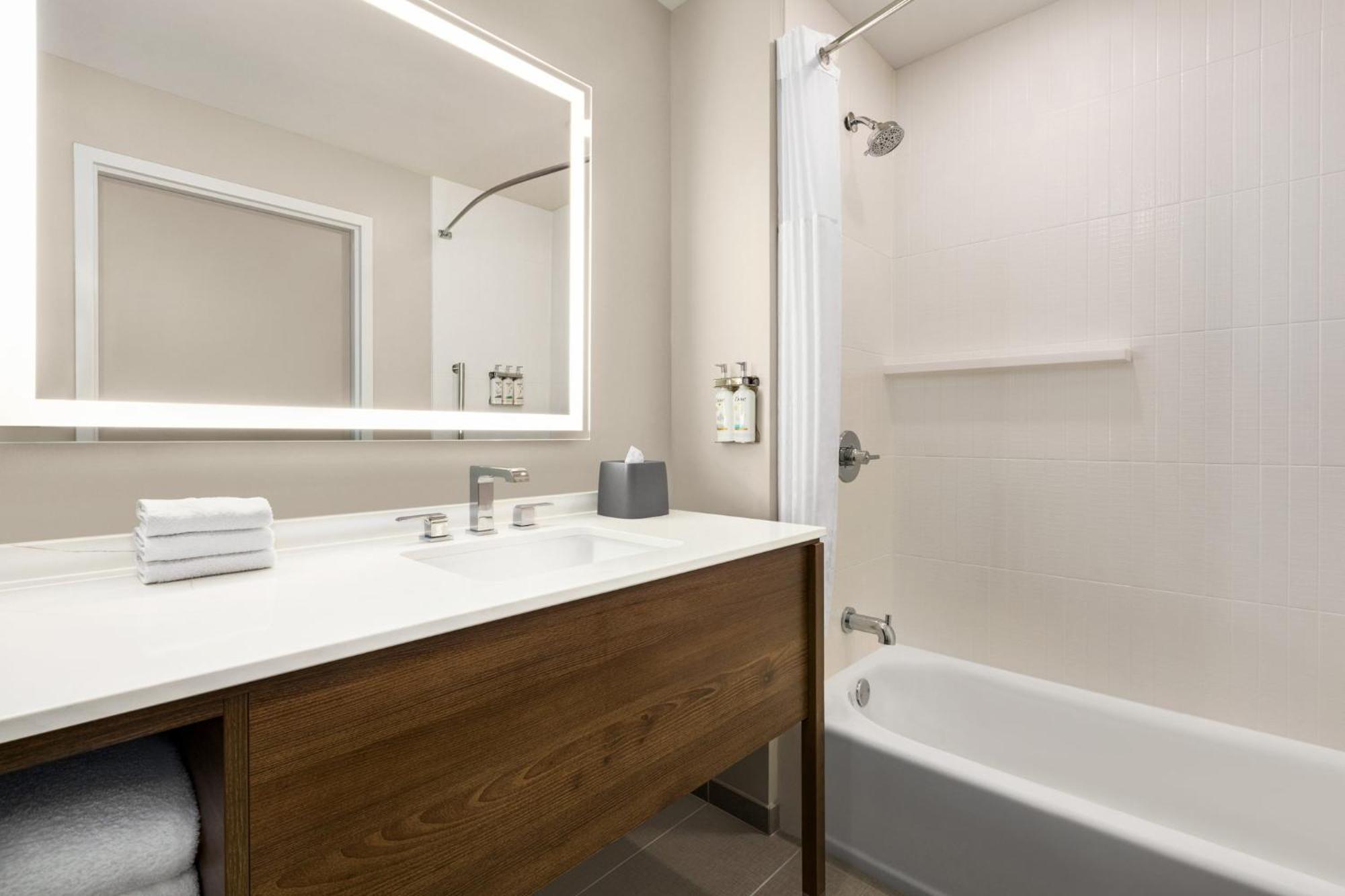 Queen Studio Suite