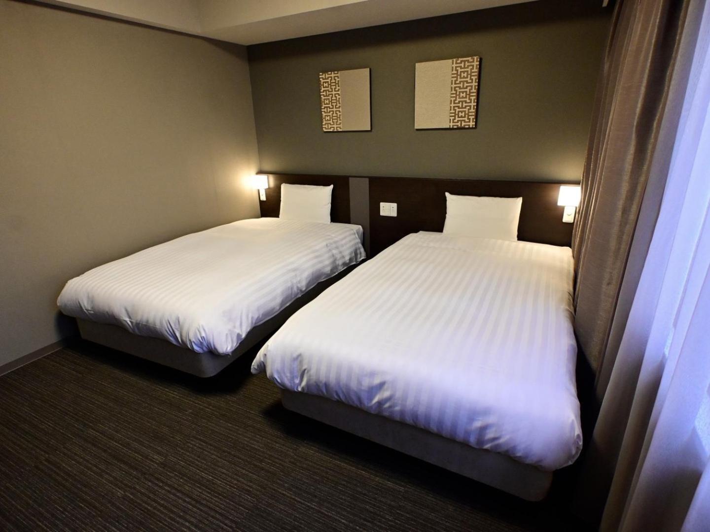 Single Room with Shared Bathroom