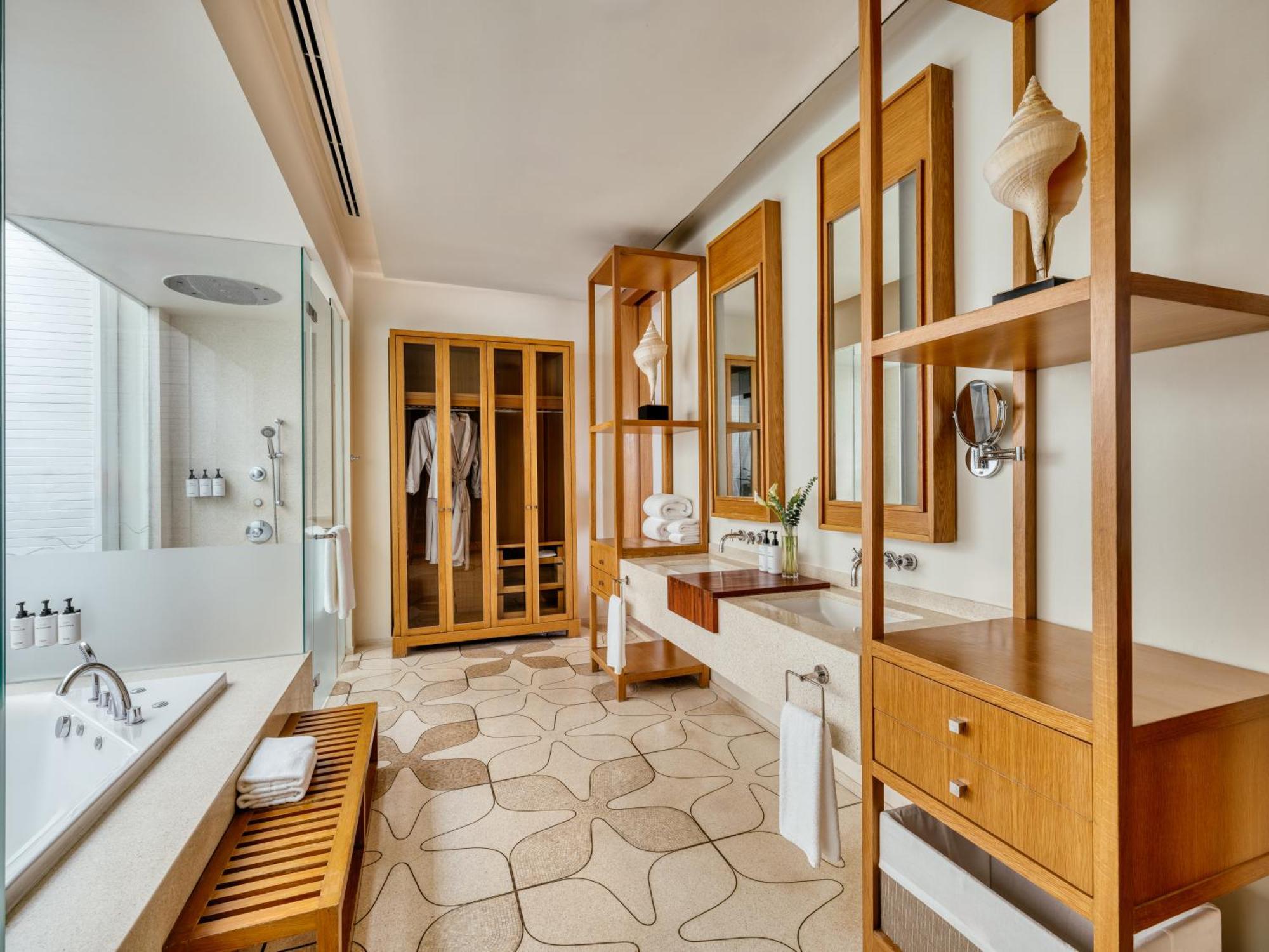 One-Bedroom Villa Beachfront Private Pool