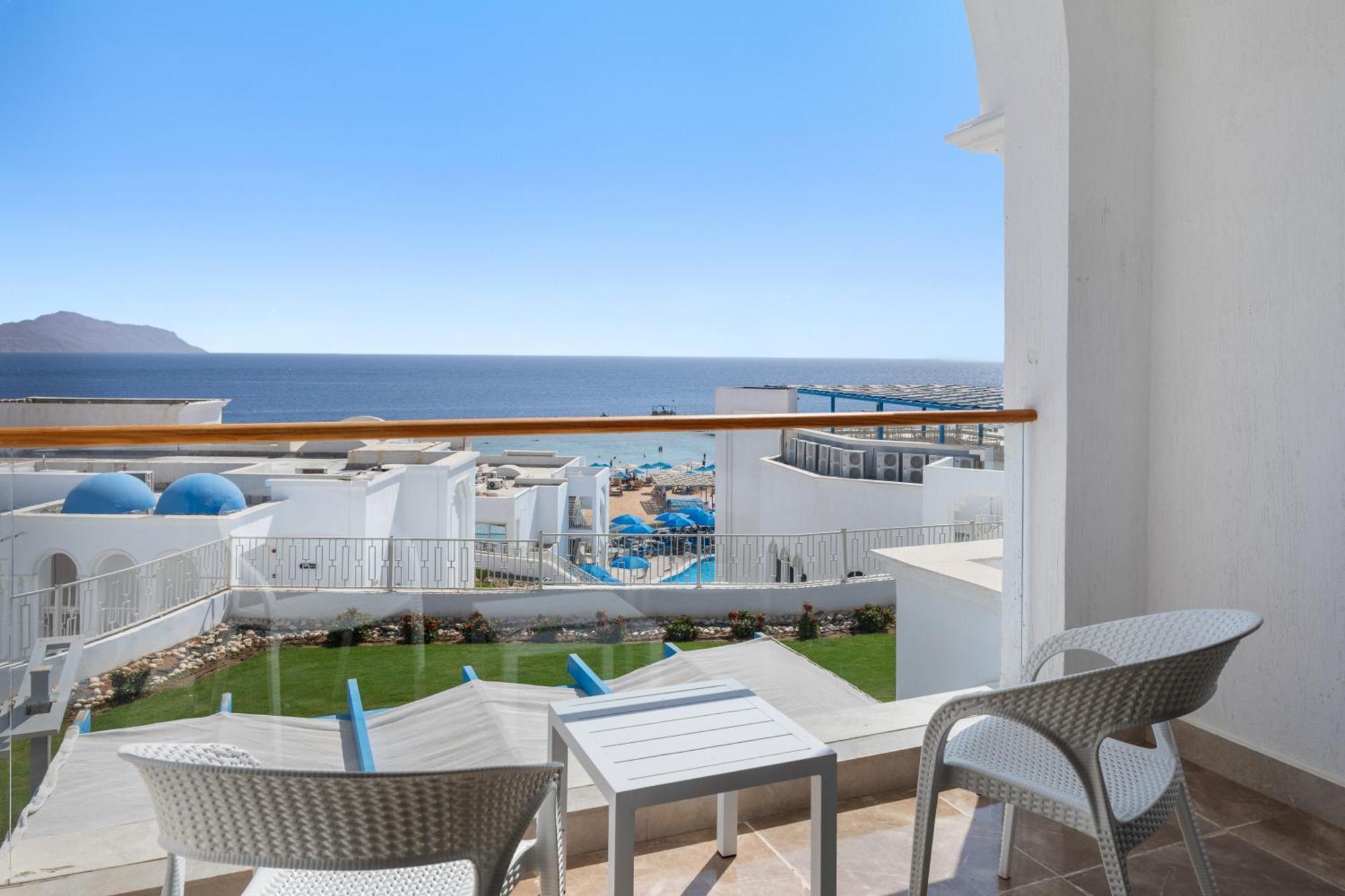 Family Room with Sea View