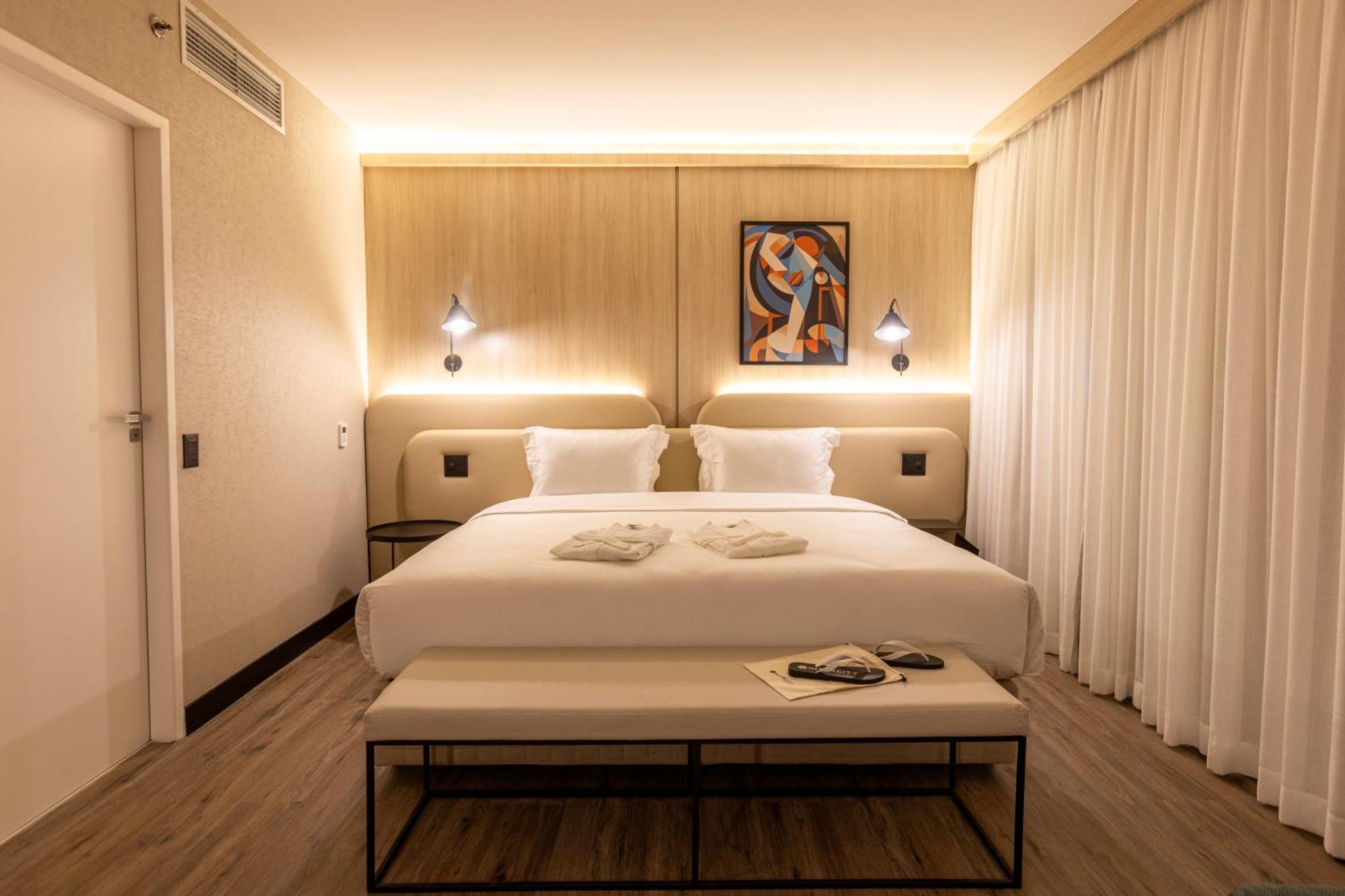 Luxo Casal - 1 cama Casal