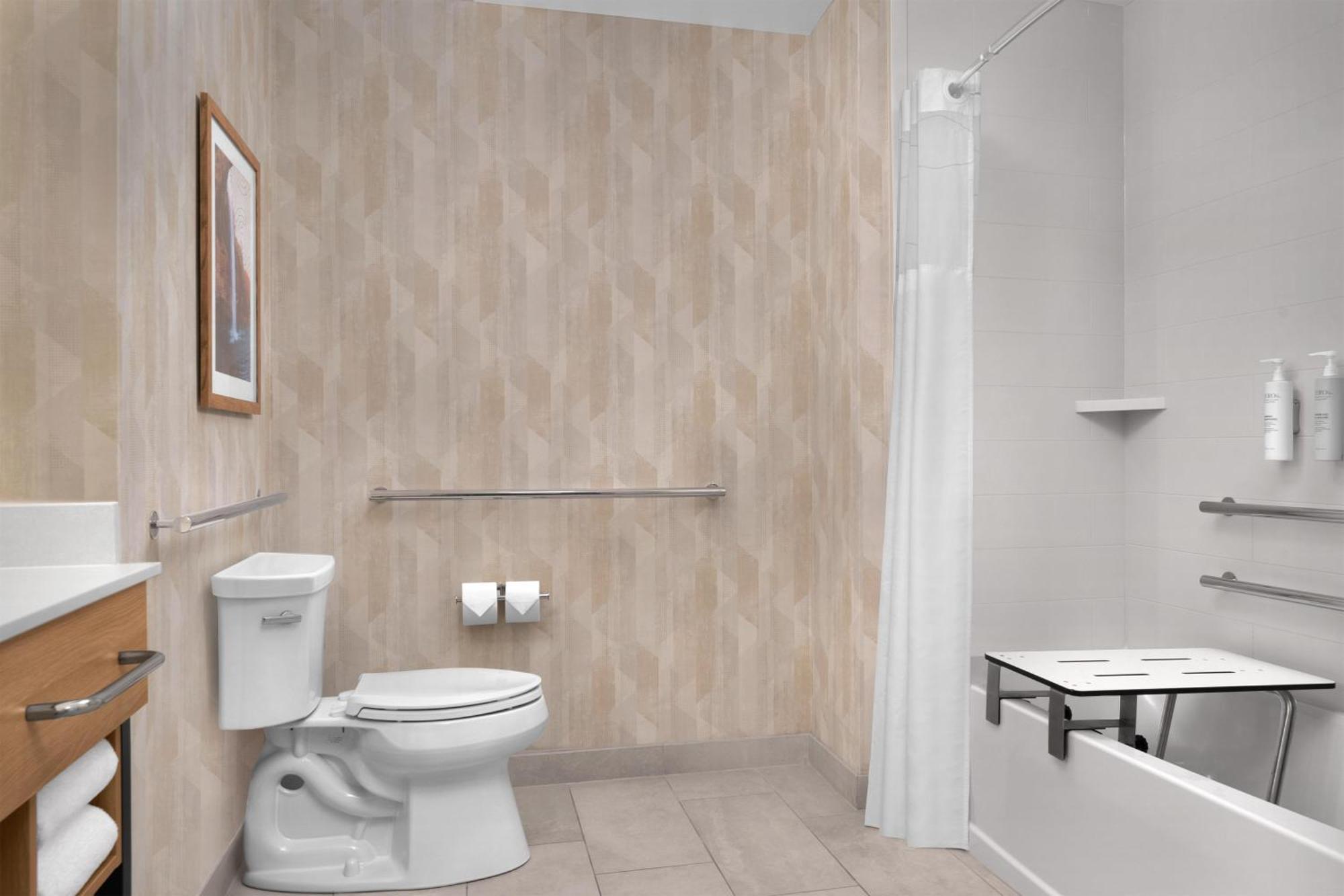 Queen Room with Two Queen Beds - Mobility and Hearing Access/Non-Smoking