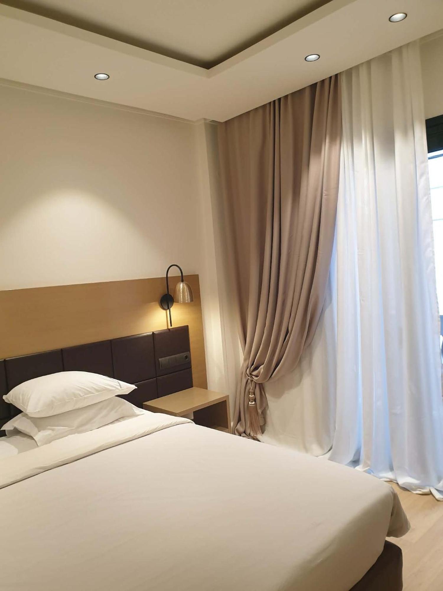 Standaard Tweepersoonskamer met 1 of 2 Bedden en Balkon